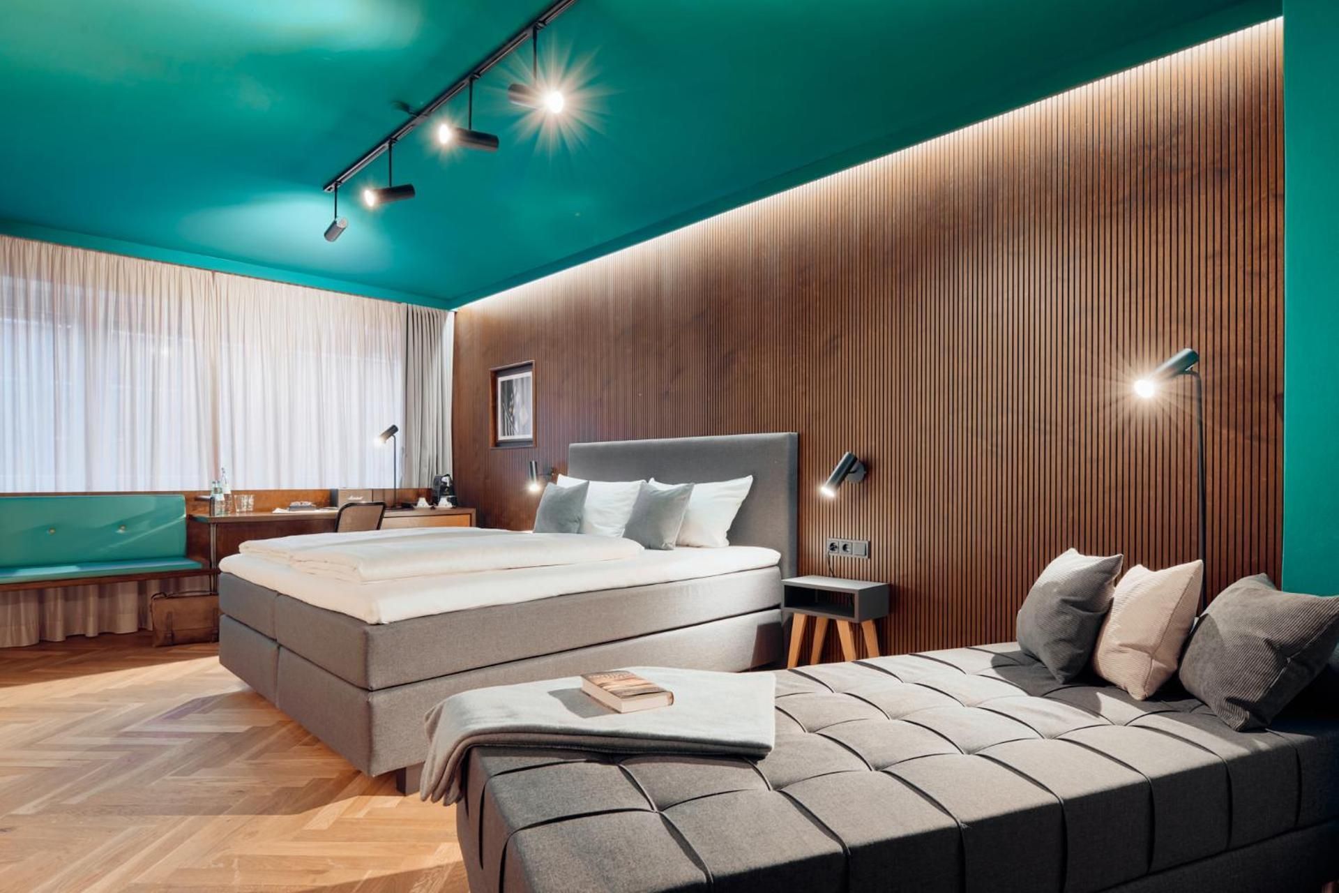 Superior Double Room King Size Bed