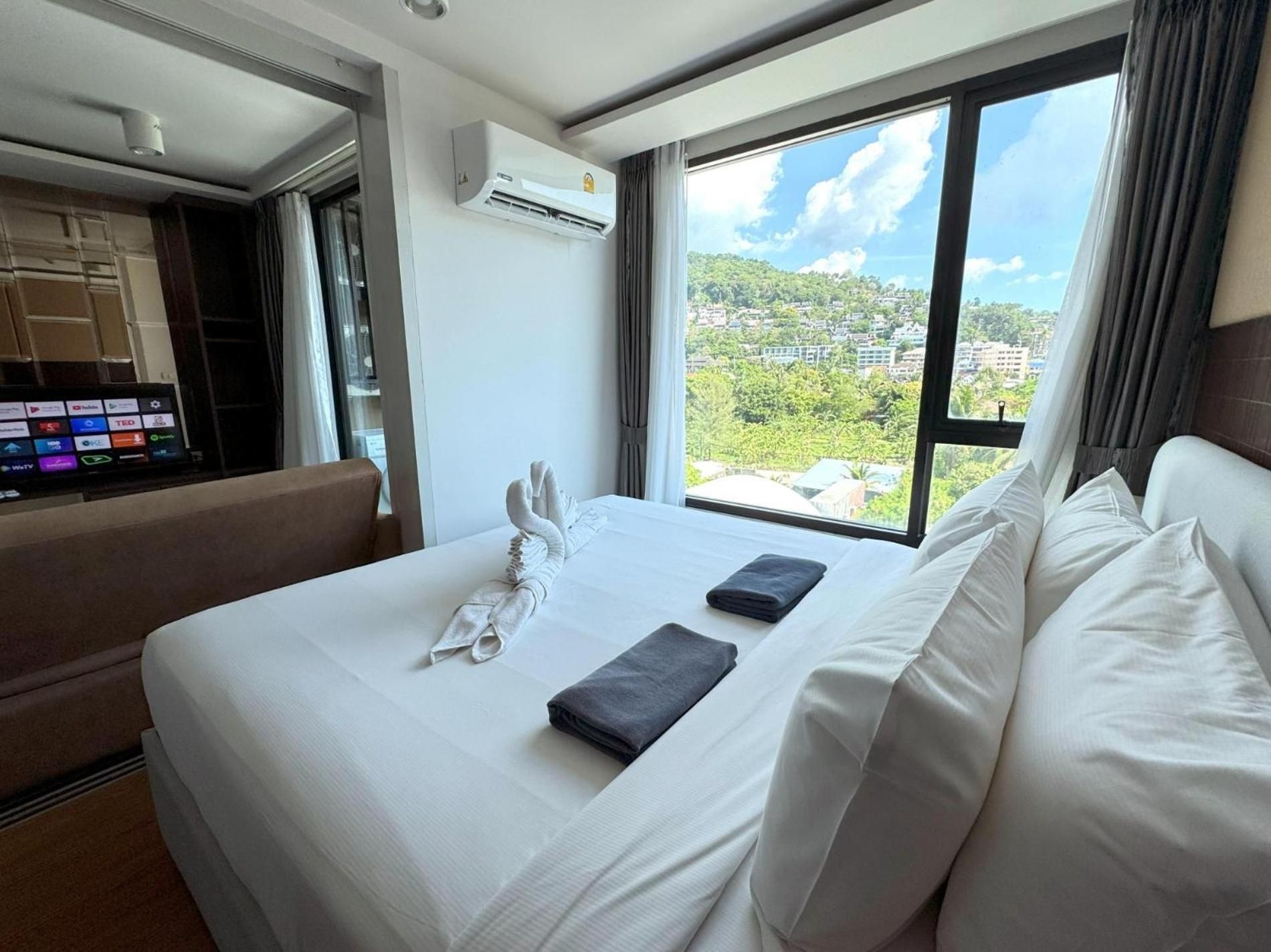 Apartment with Balcony