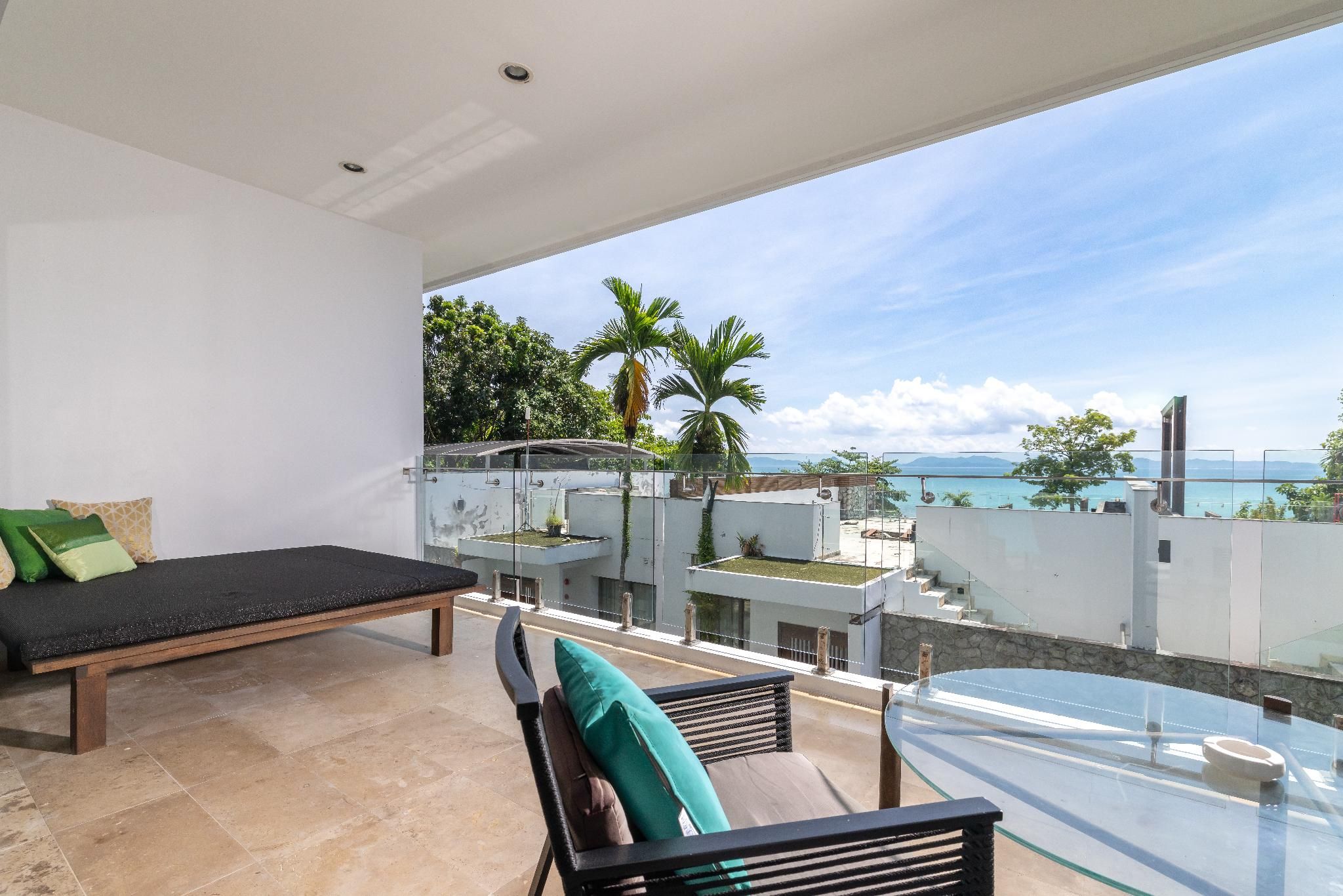 2-Bedroom Villa with King Bed and 2 Single Beds