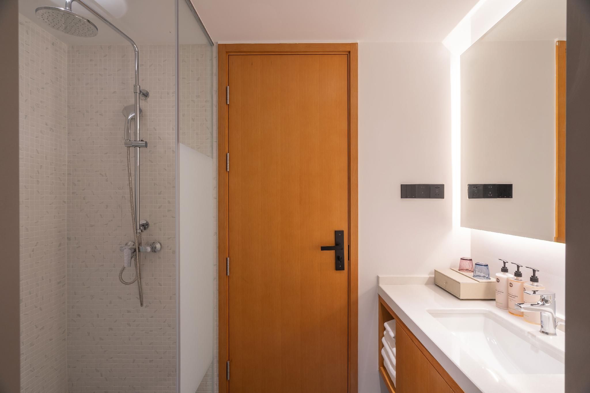 Suite, Pool Access, 1 Double Bed