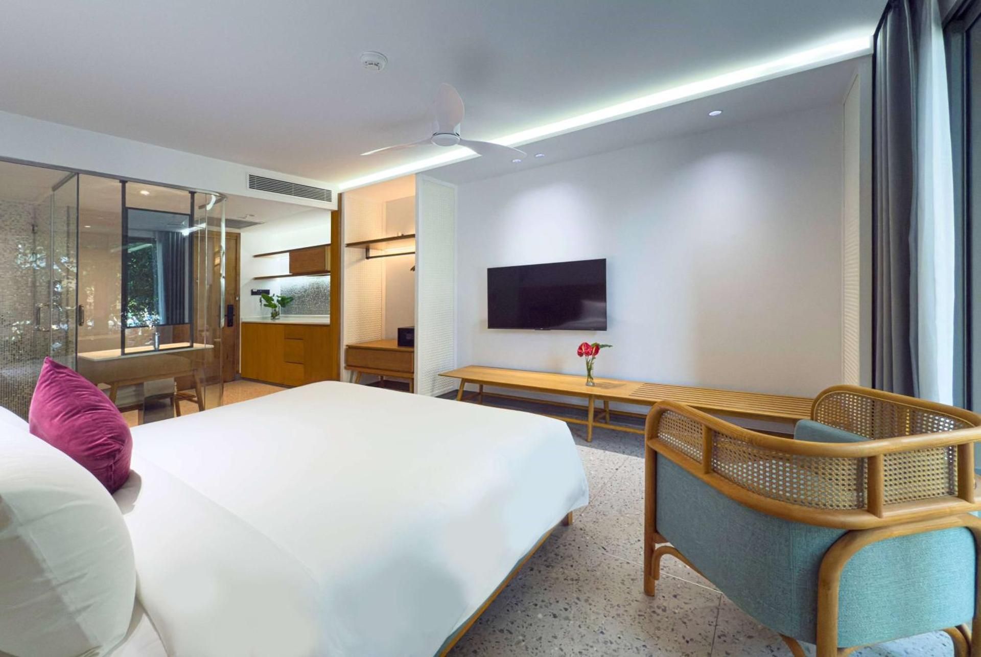 Superior Room, 1 King Bed