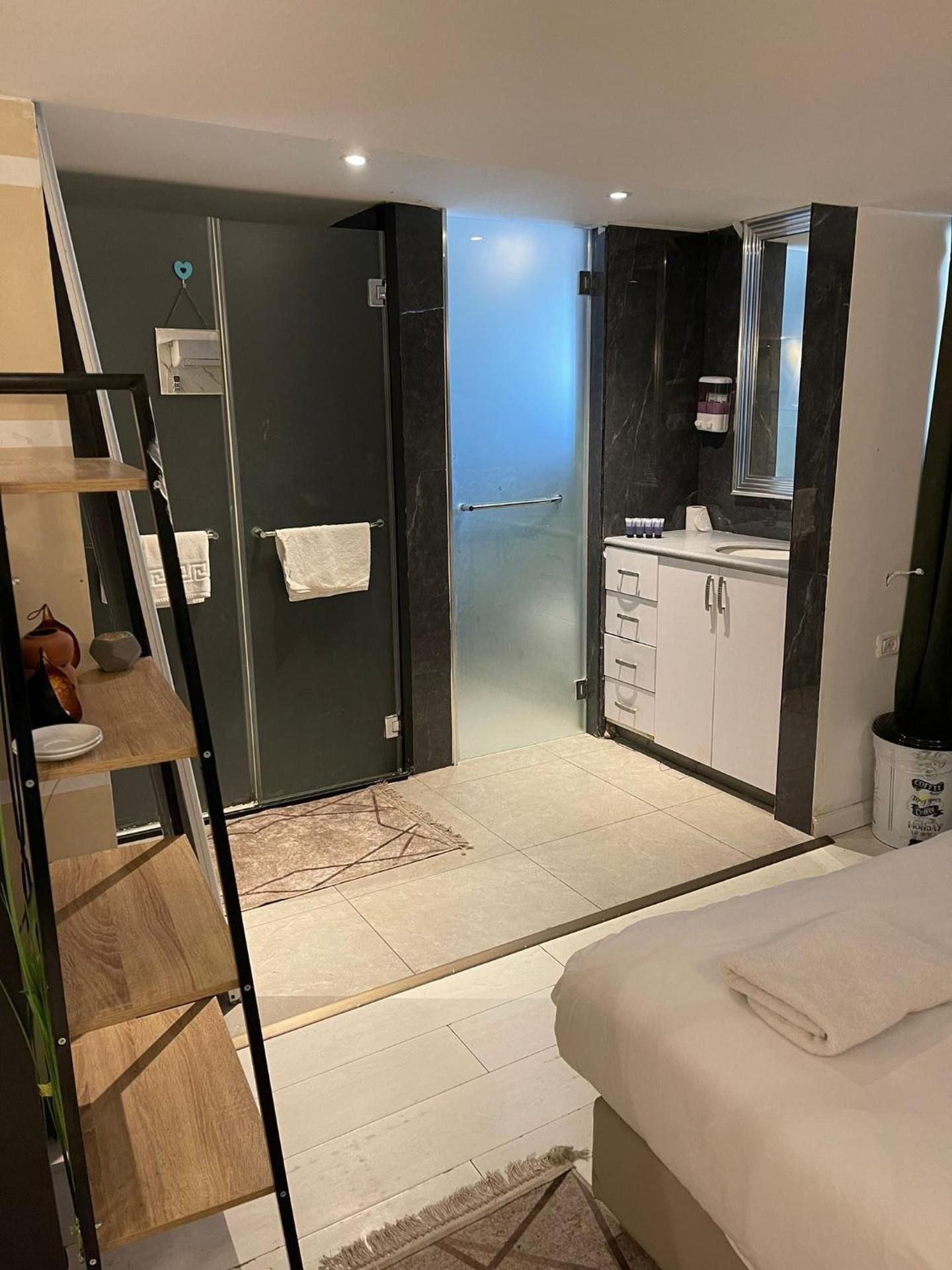 Lago Suites Hotel Deluxe Double or Twin Room 2