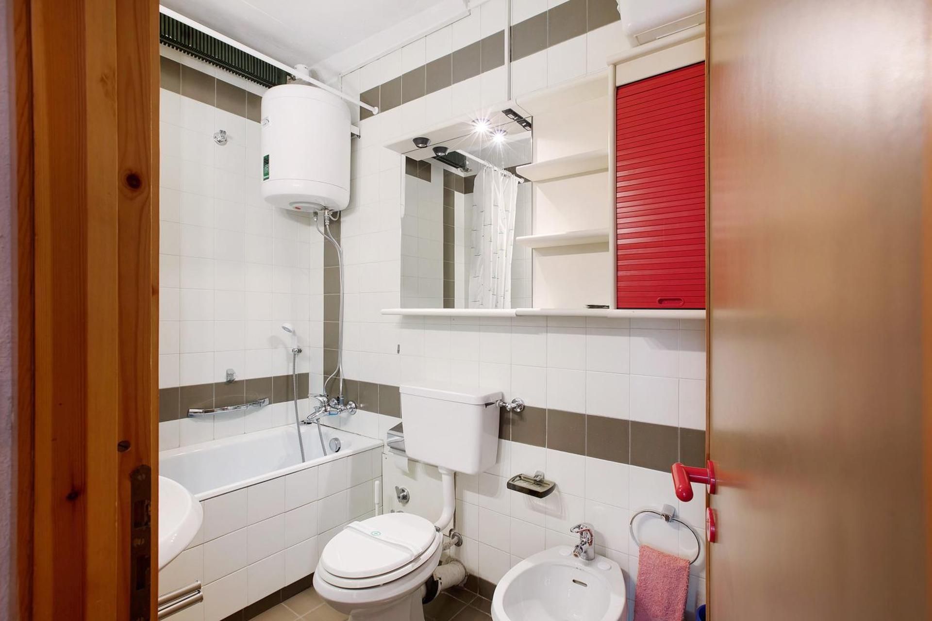 Superior One-Bedroom Apartment