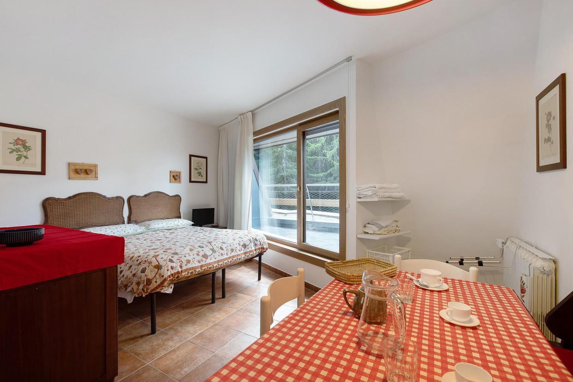 Superior One-Bedroom Apartment with Balcony