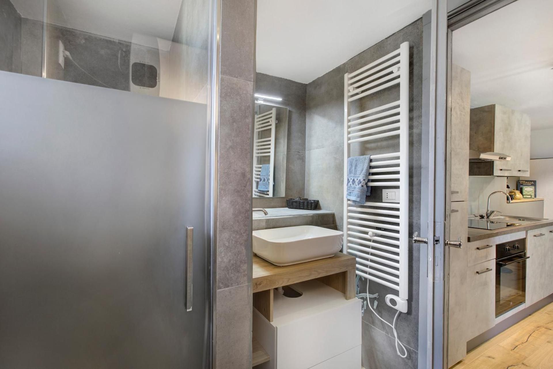 Superior One-Bedroom Apartment