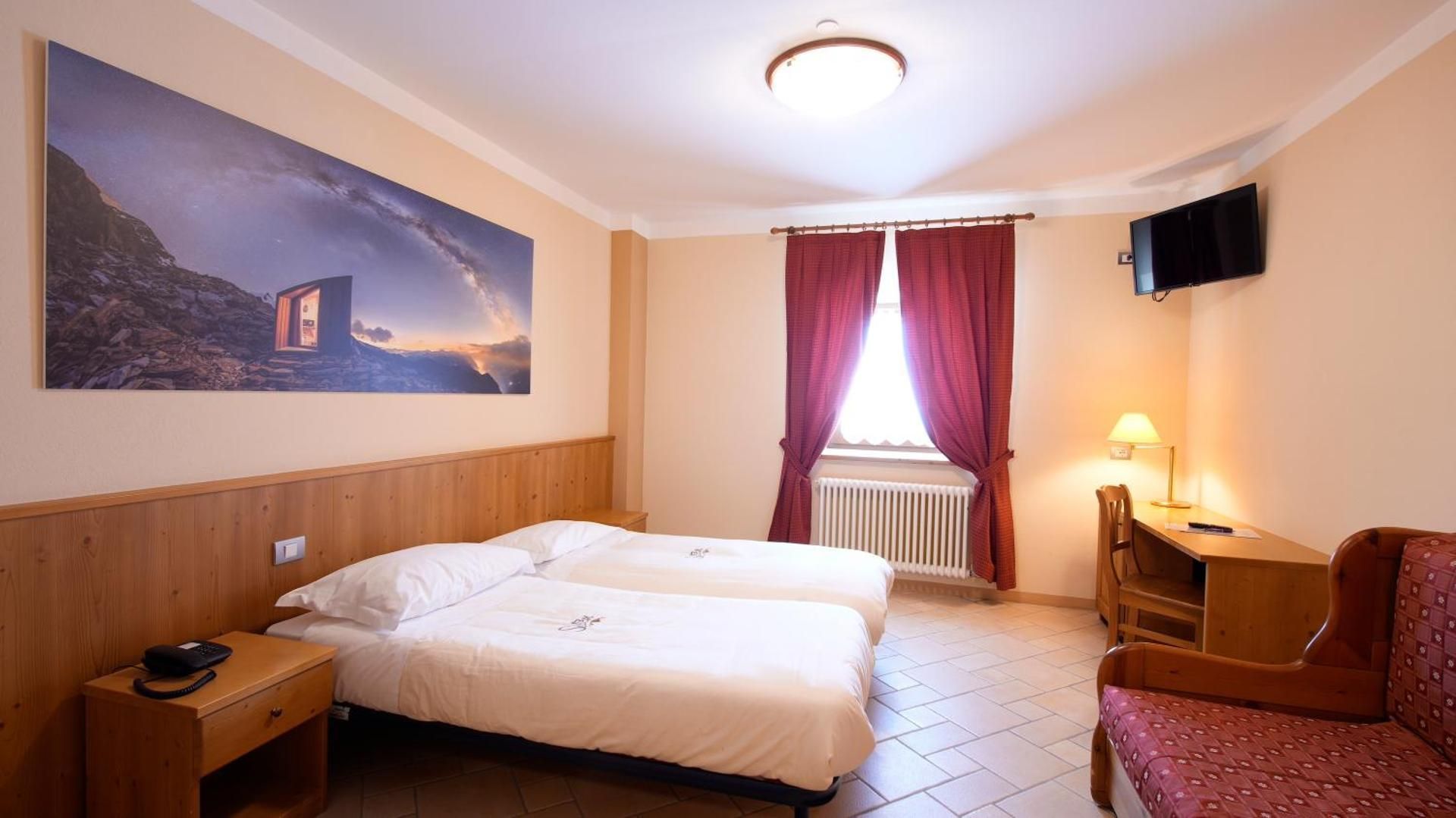 Superior Double or Twin Room with Mountain View