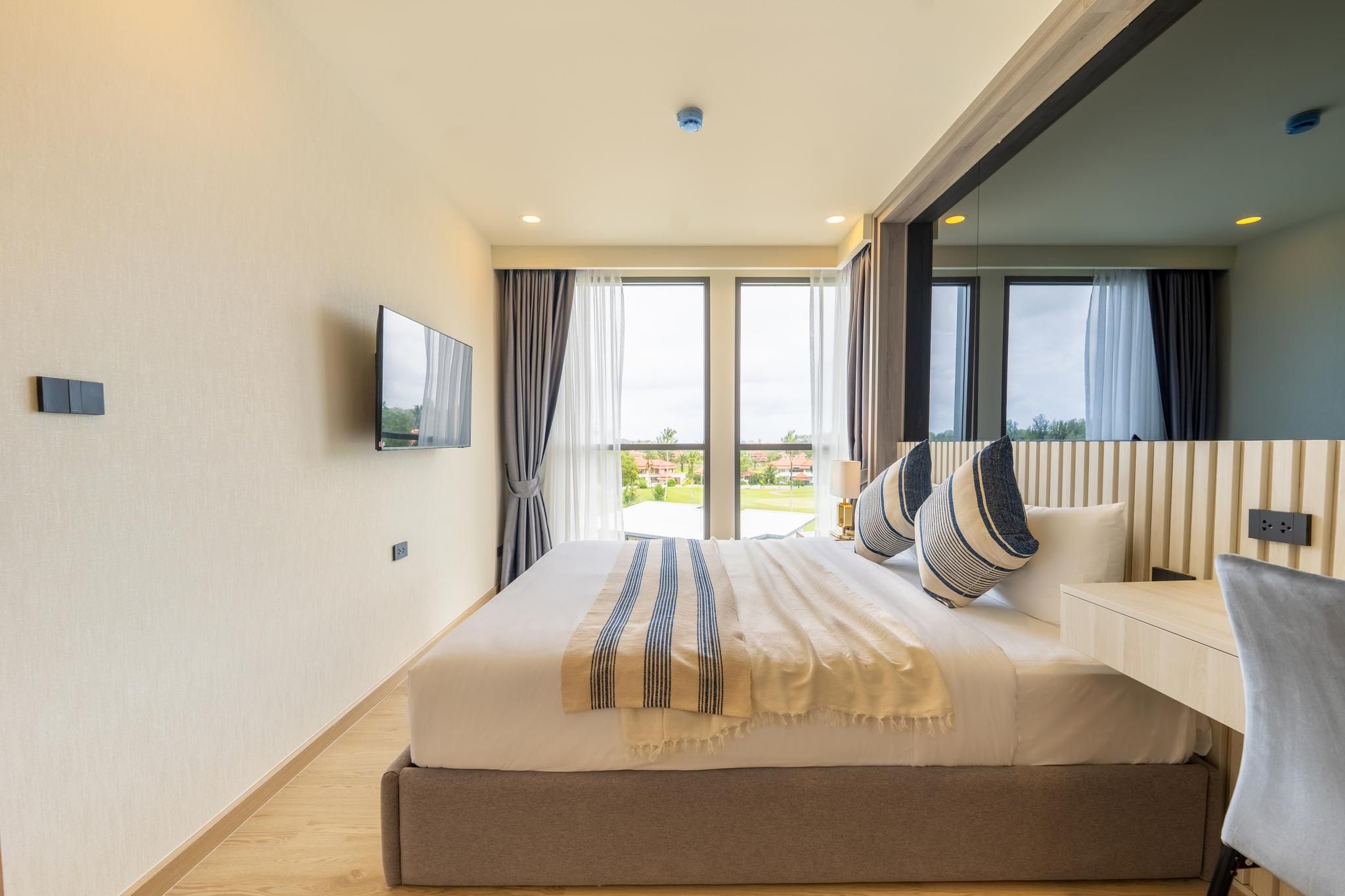 1 Bedroom Suite