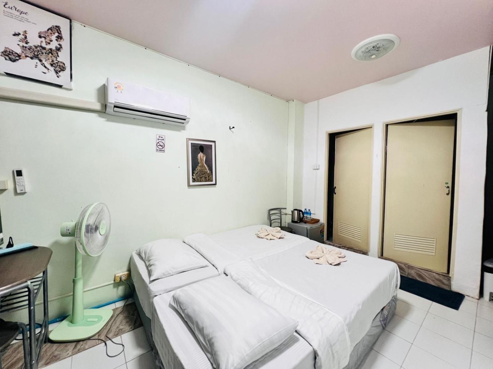 Standard Family Bathroom