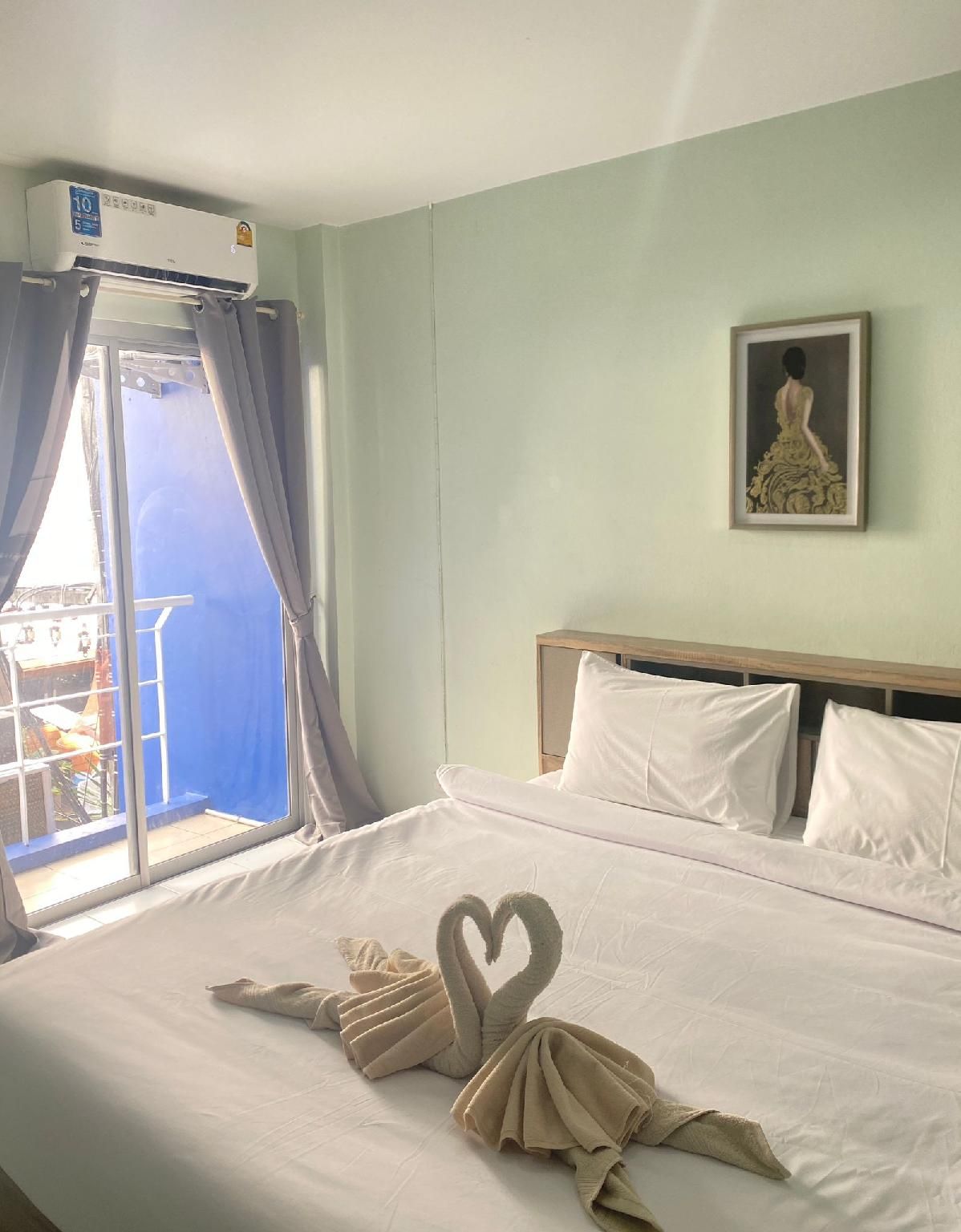 BLUE PEARL SHORE 1-Bedroom Apartment with Terrace