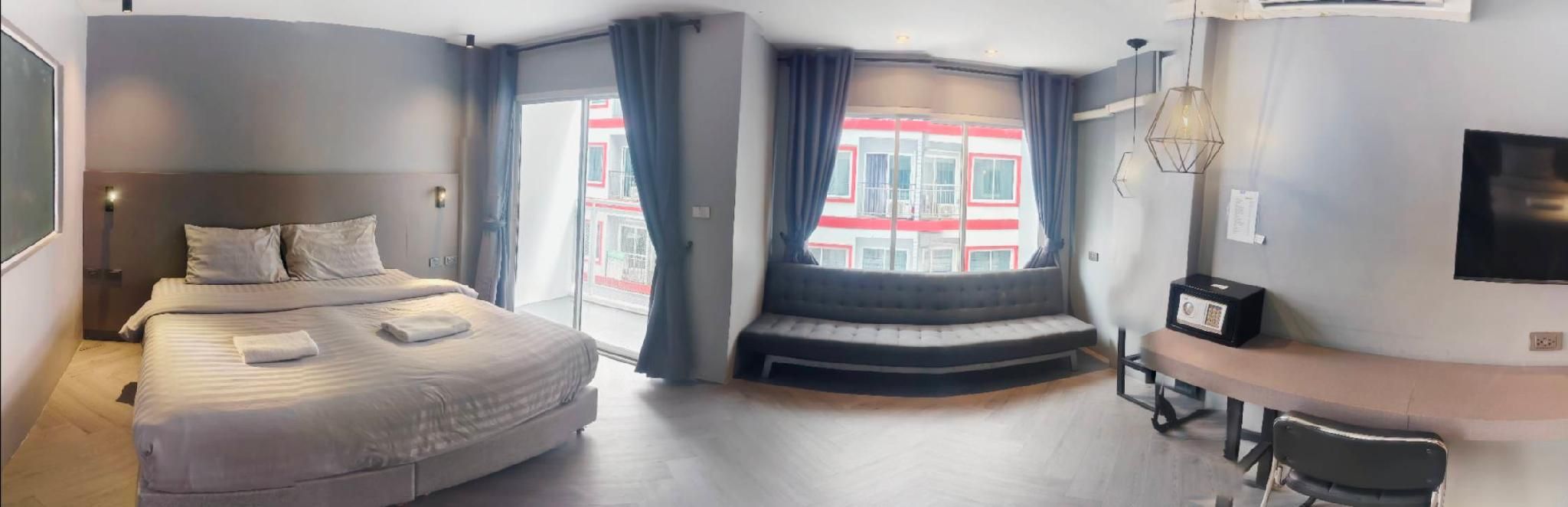 King Bed with Balcony