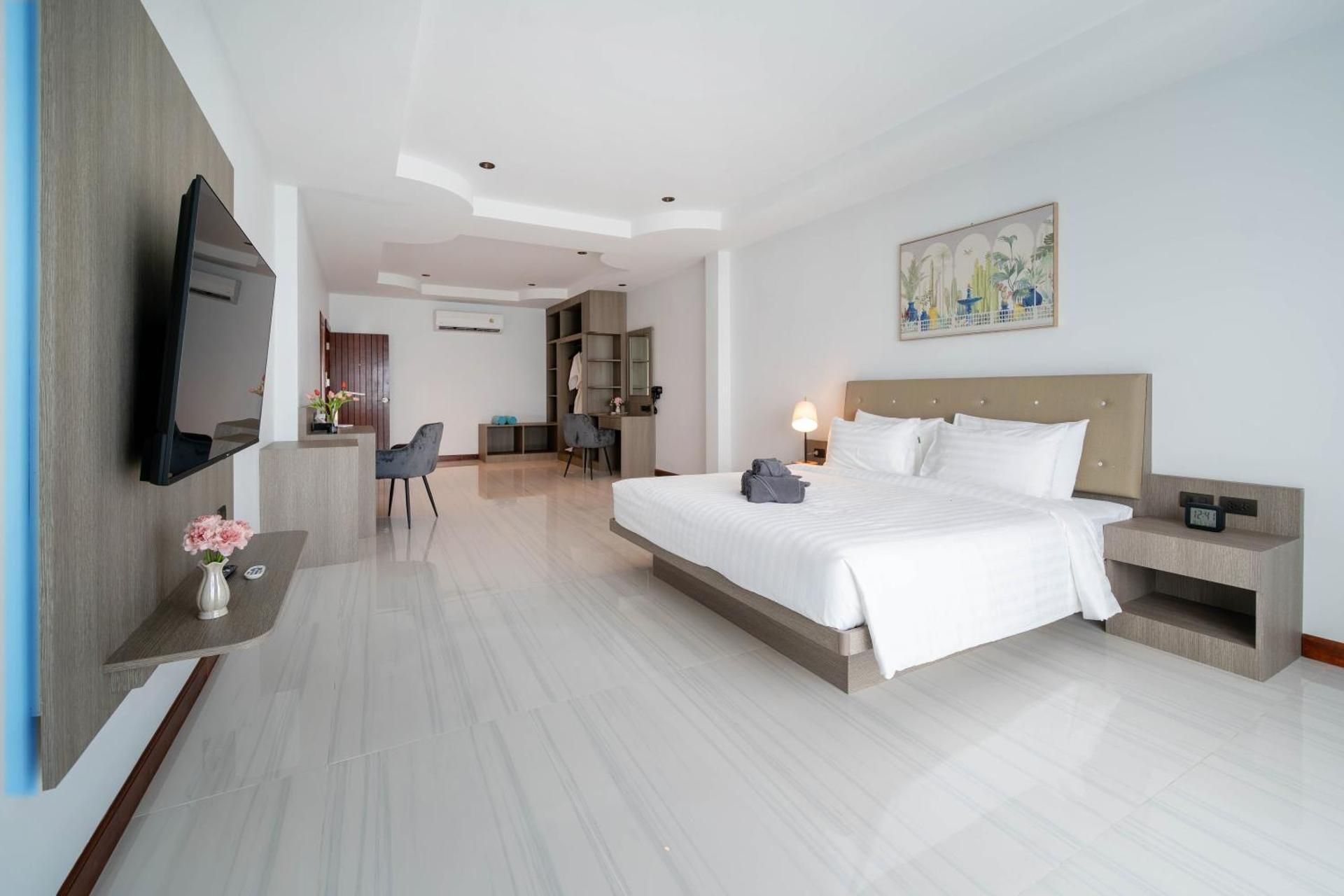 Four-Bedroom Penthouse Apartment