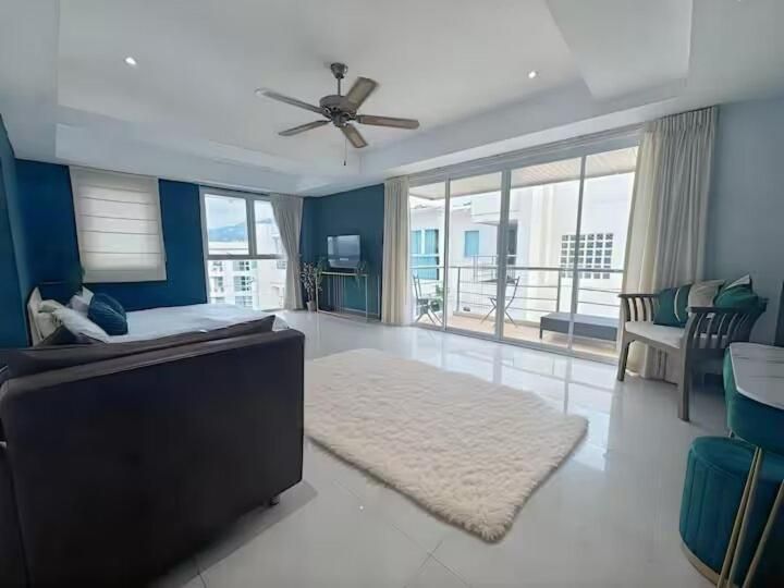 Peaceful Patong Penthouse Deluxe Double Room (2 Adults + 1 Child)