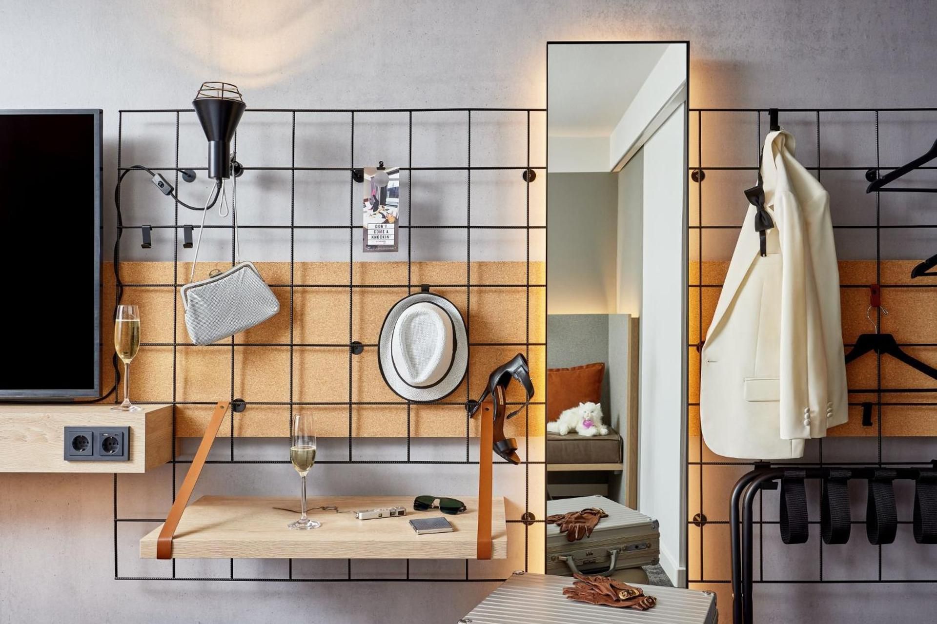 Moxy Bochum Superior King Room 3