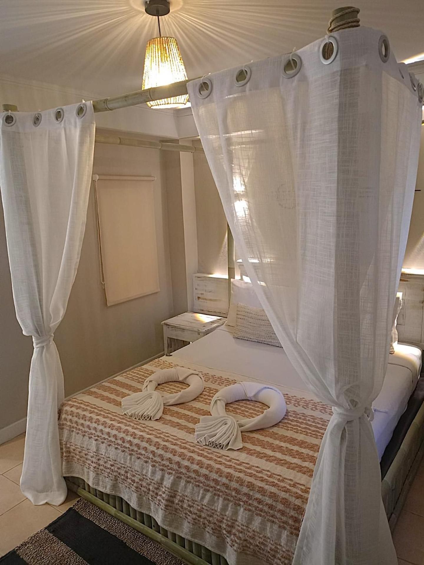 Deluxe Double Room with Side Sea View