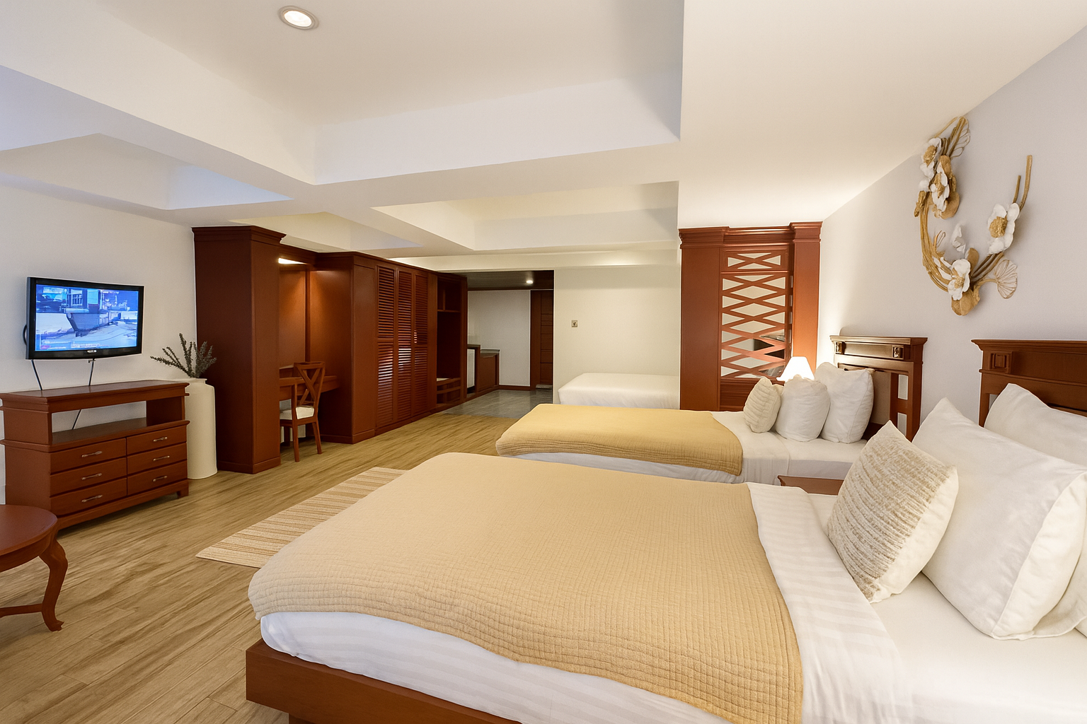 The Taksim Royal Beach Hotel Quad Room