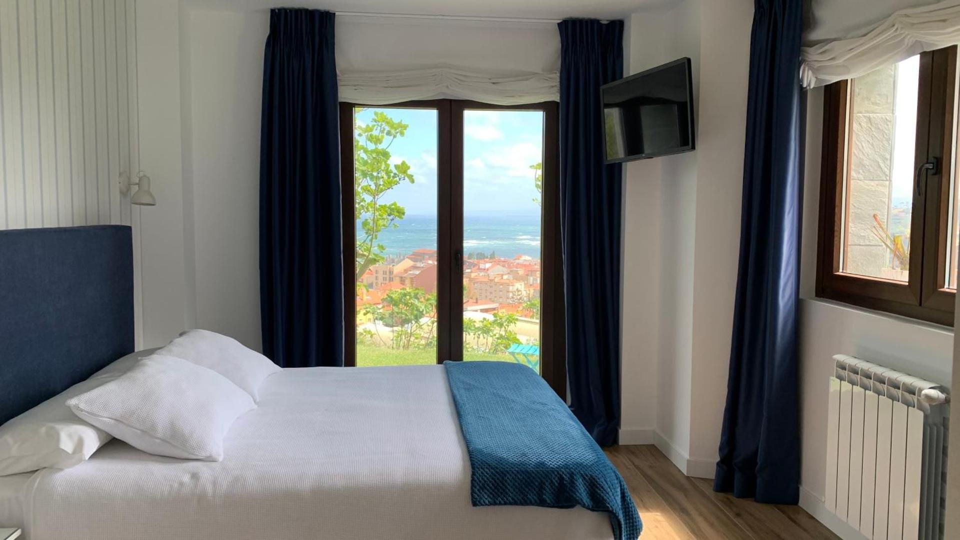 Deluxe Double Room with Balcony and Sea View