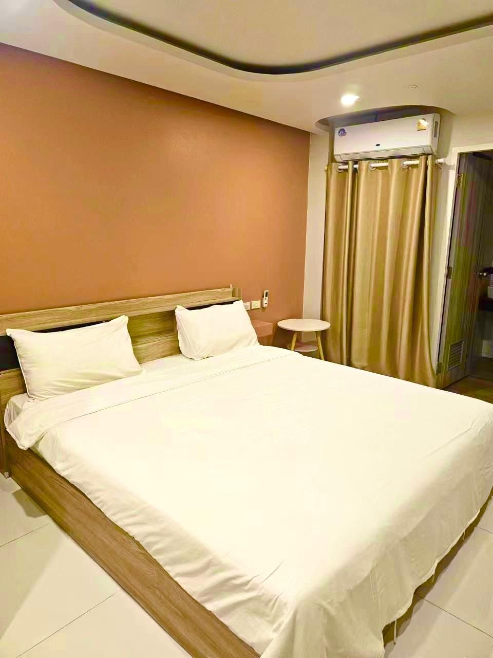 THE NICE Economy Room