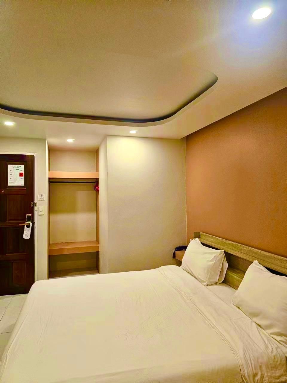 THE NICE Economy Room 2