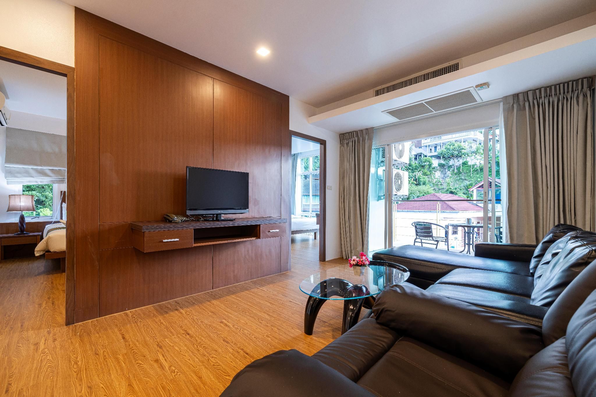 2+1 Bedroom Hillview Corner Suite