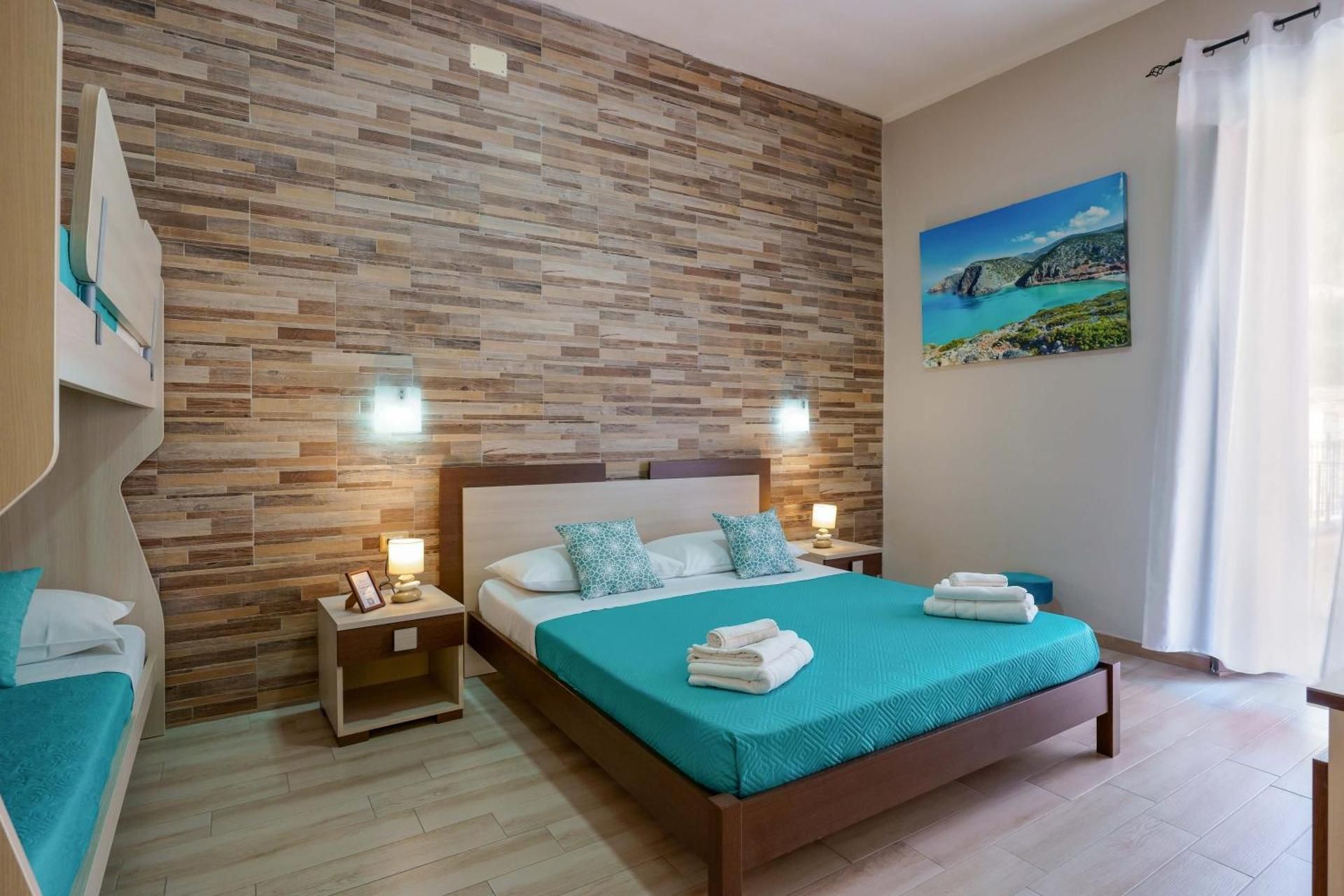 Quadruple Room with Private Bathroom