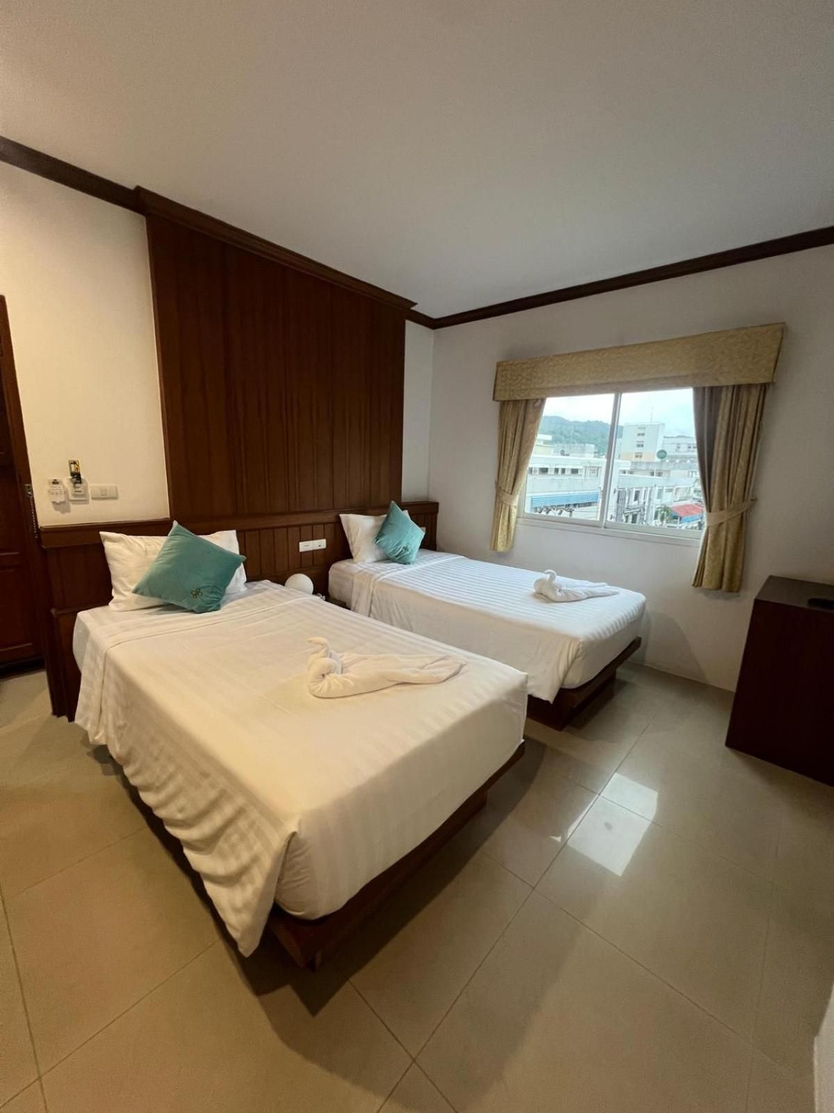 Deluxe Twin Room
