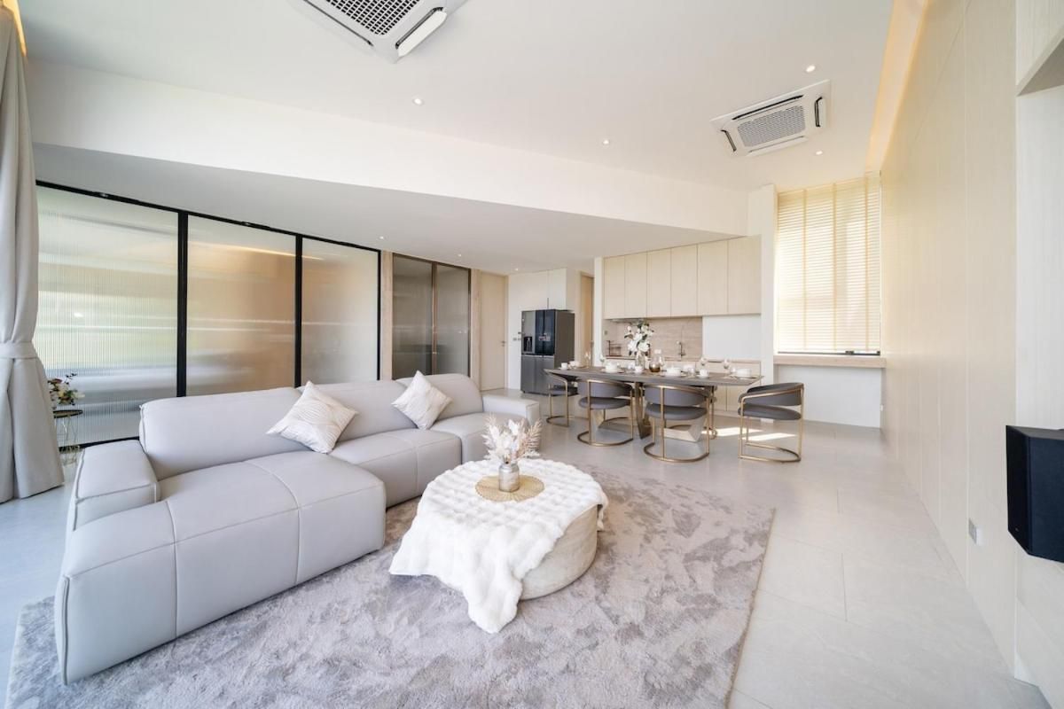 Three-Bedroom Apartment with Ocean View