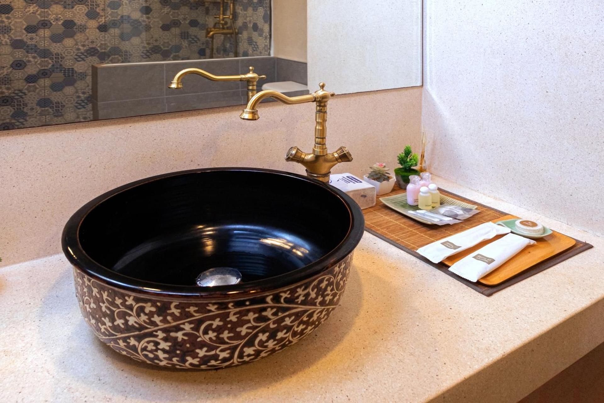 Grand Orlov Apart Hotel Standard Room with King Bed 3