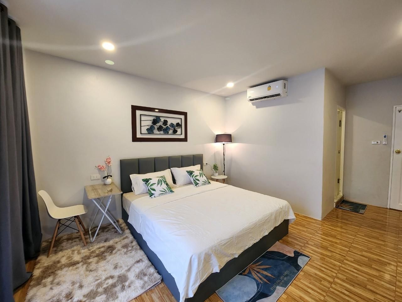 Superior - 1 King Bed