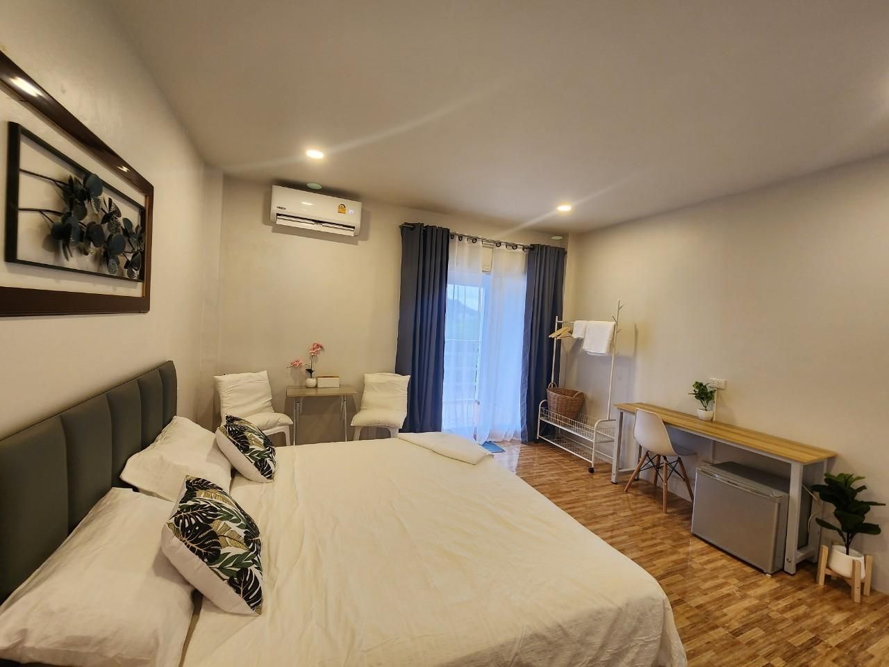 Superior - 1 Queen Bed