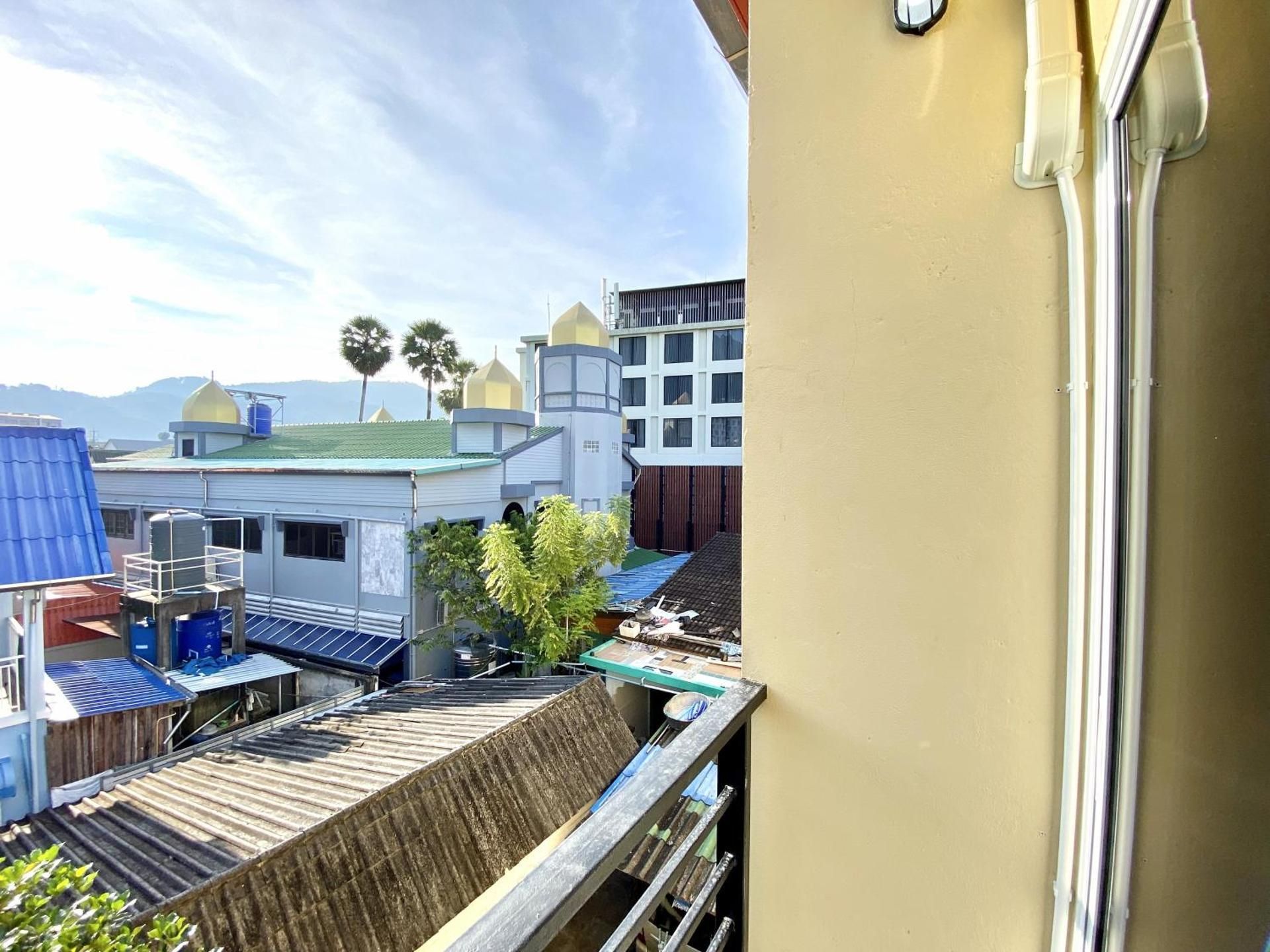 Vista Residence Patong Deluxe Double Room with Balcony