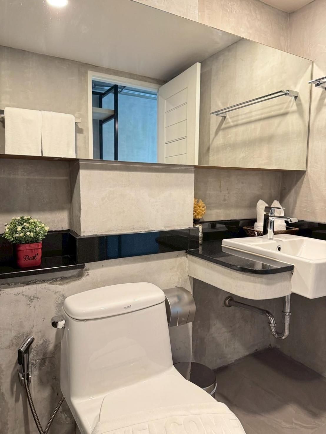 Aspira Central Patong Premier King Room 3