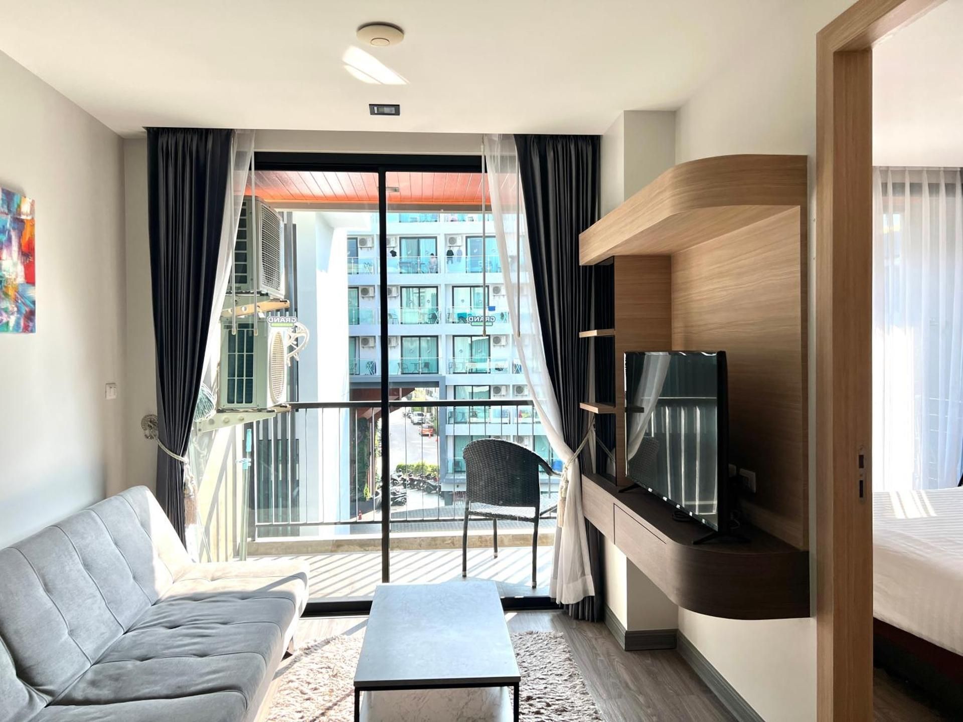 One-Bedroom Apartment