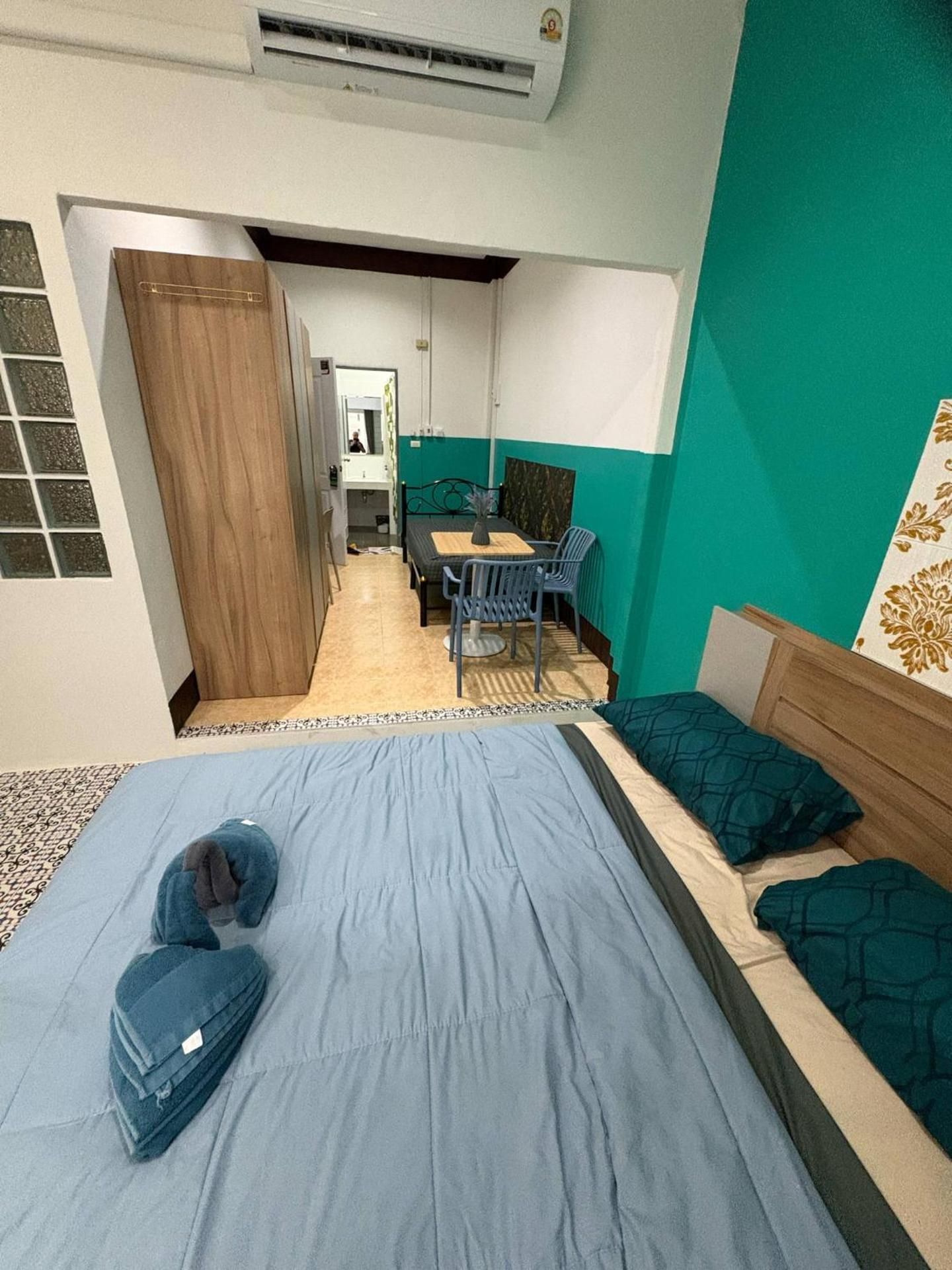 Mamma Mia Rooms Classic Triple Room 2