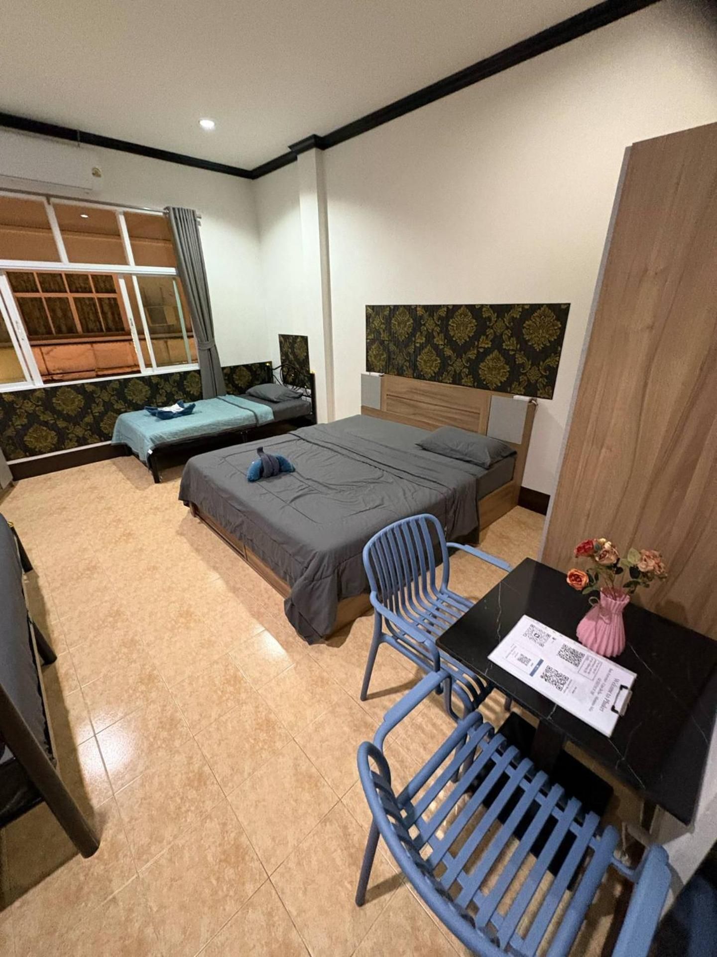 Mamma Mia Rooms Deluxe Family Room 2