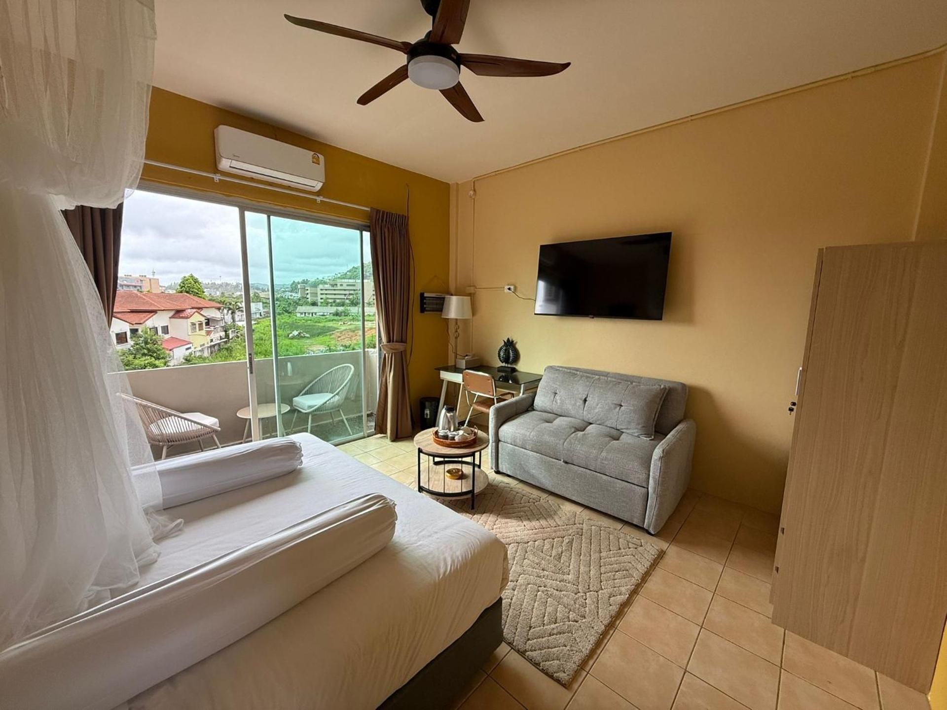 Deluxe King Room
