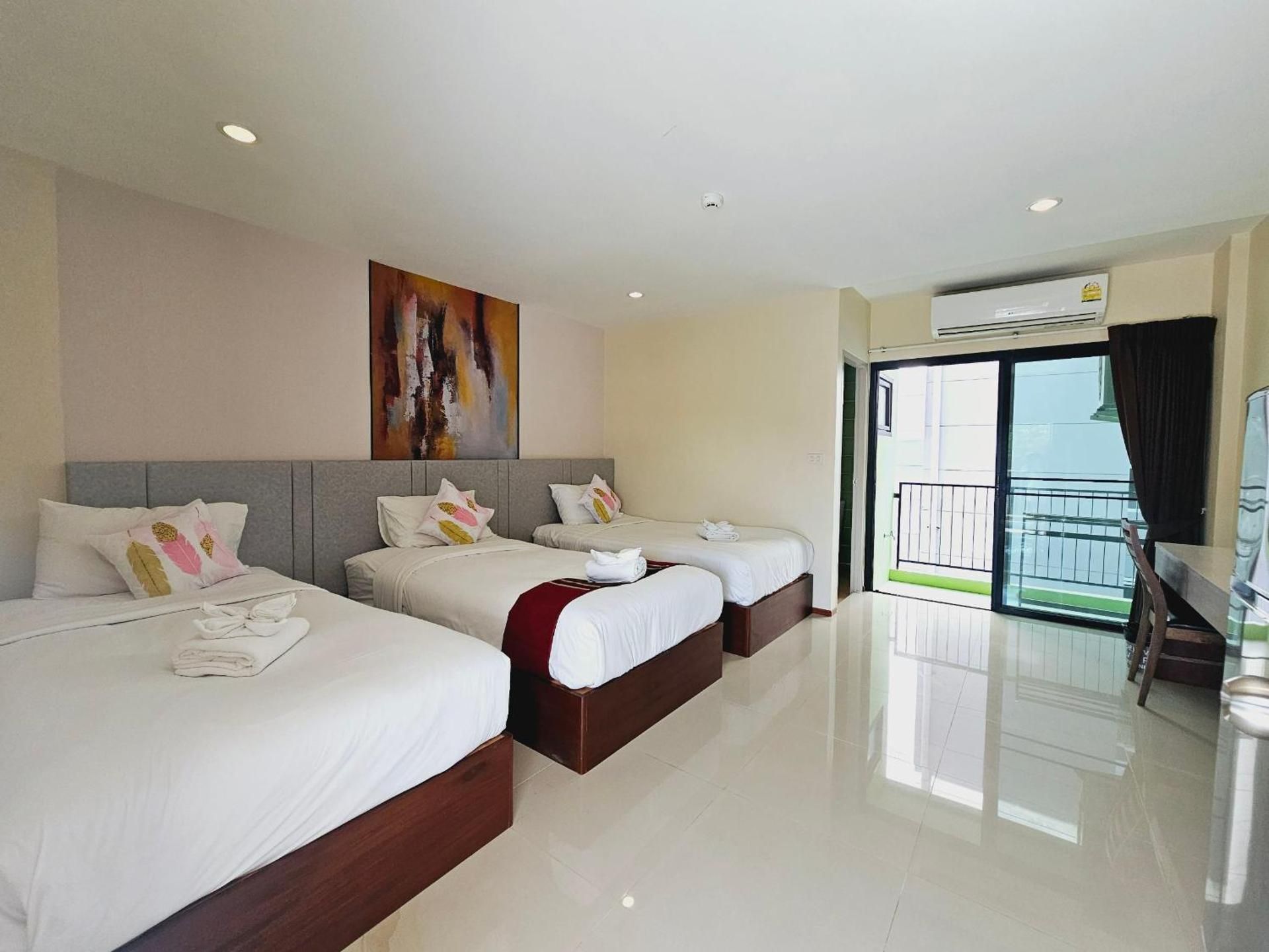 Triple Bedroom - with 3 Single Bed