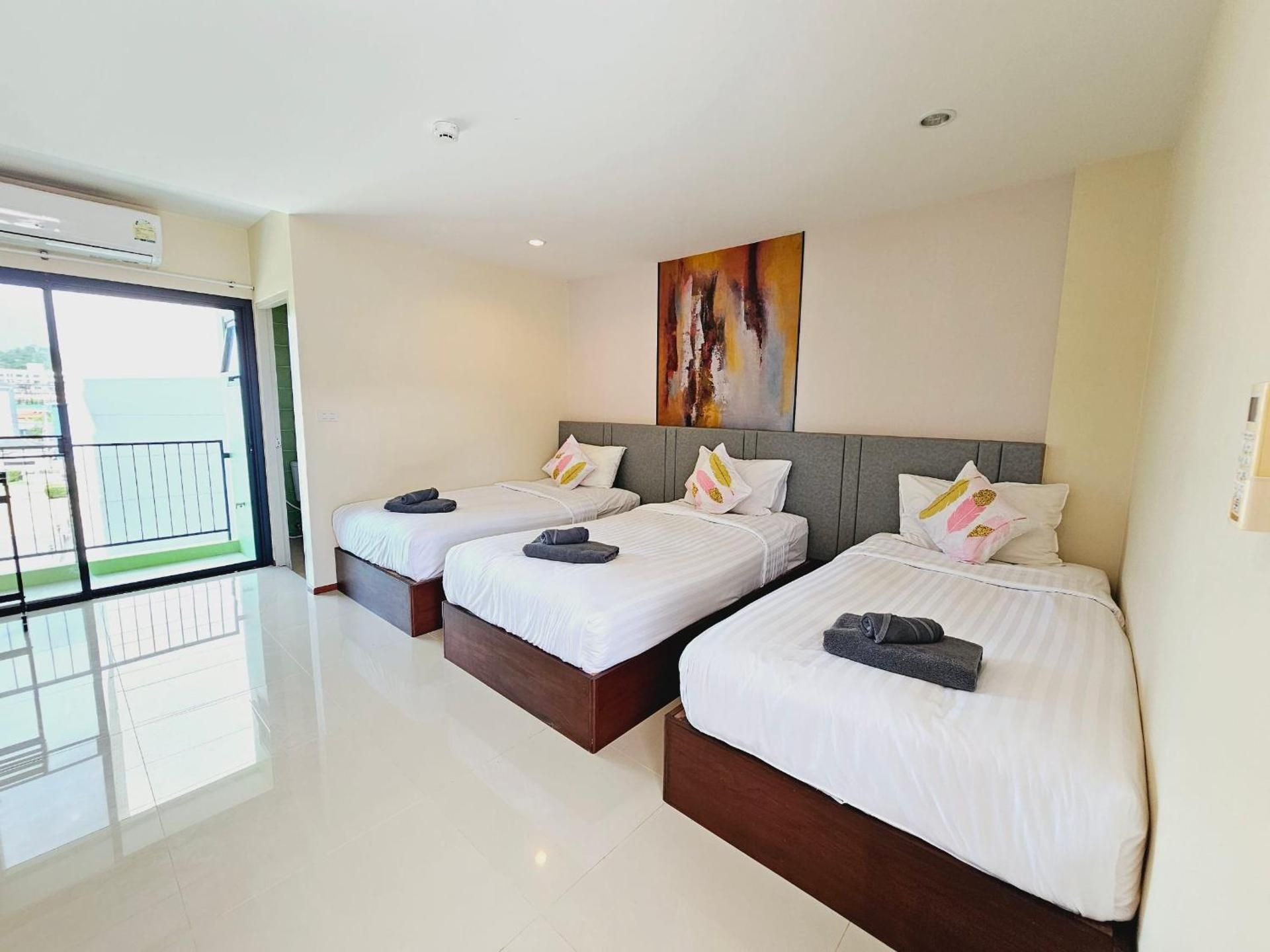 Triple Bedroom - with 3 Single Bed