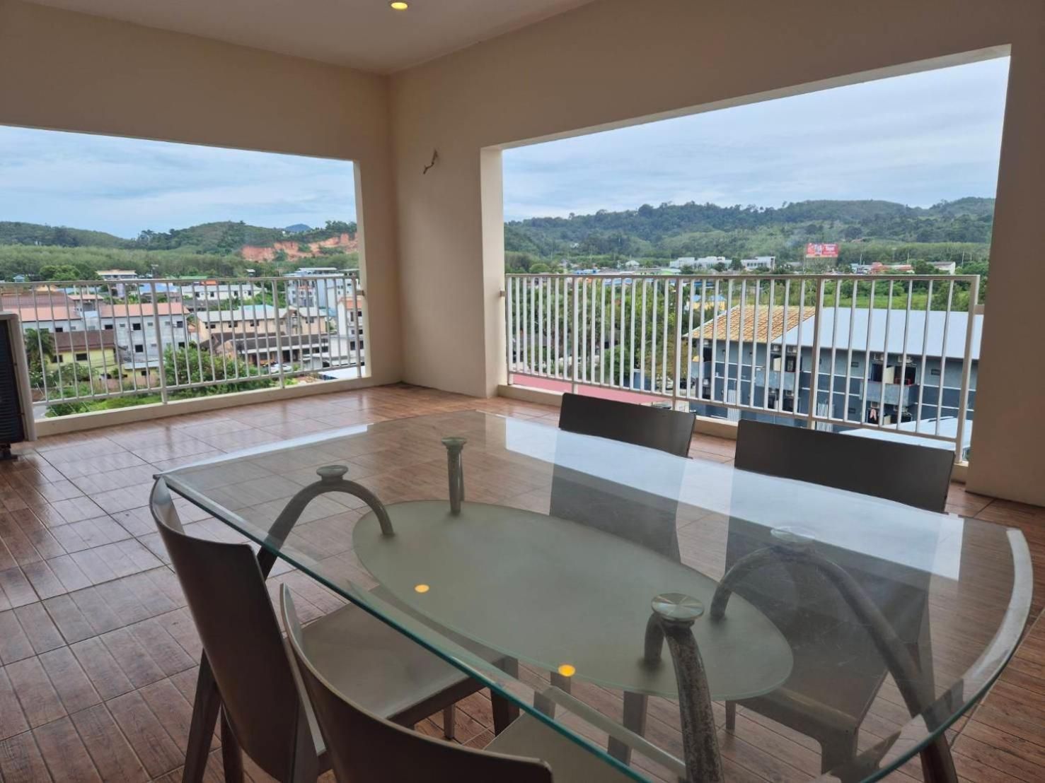 Terrace 4PCs Party Room