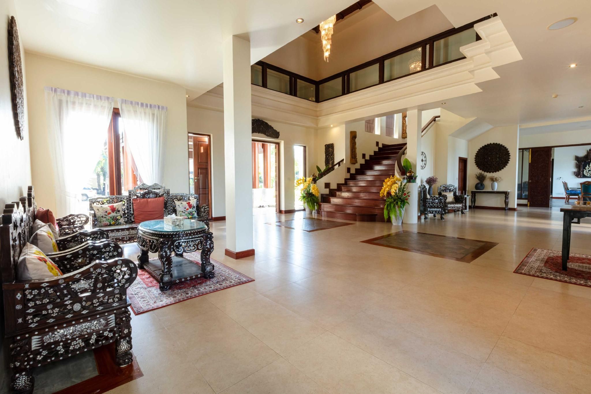 swimming pool [outdoor]