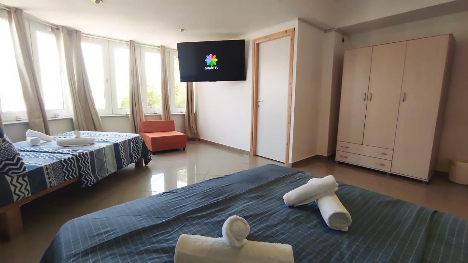 Guest House "Villa Klara Eilat" Heated pool and sauna all year round Family Suite