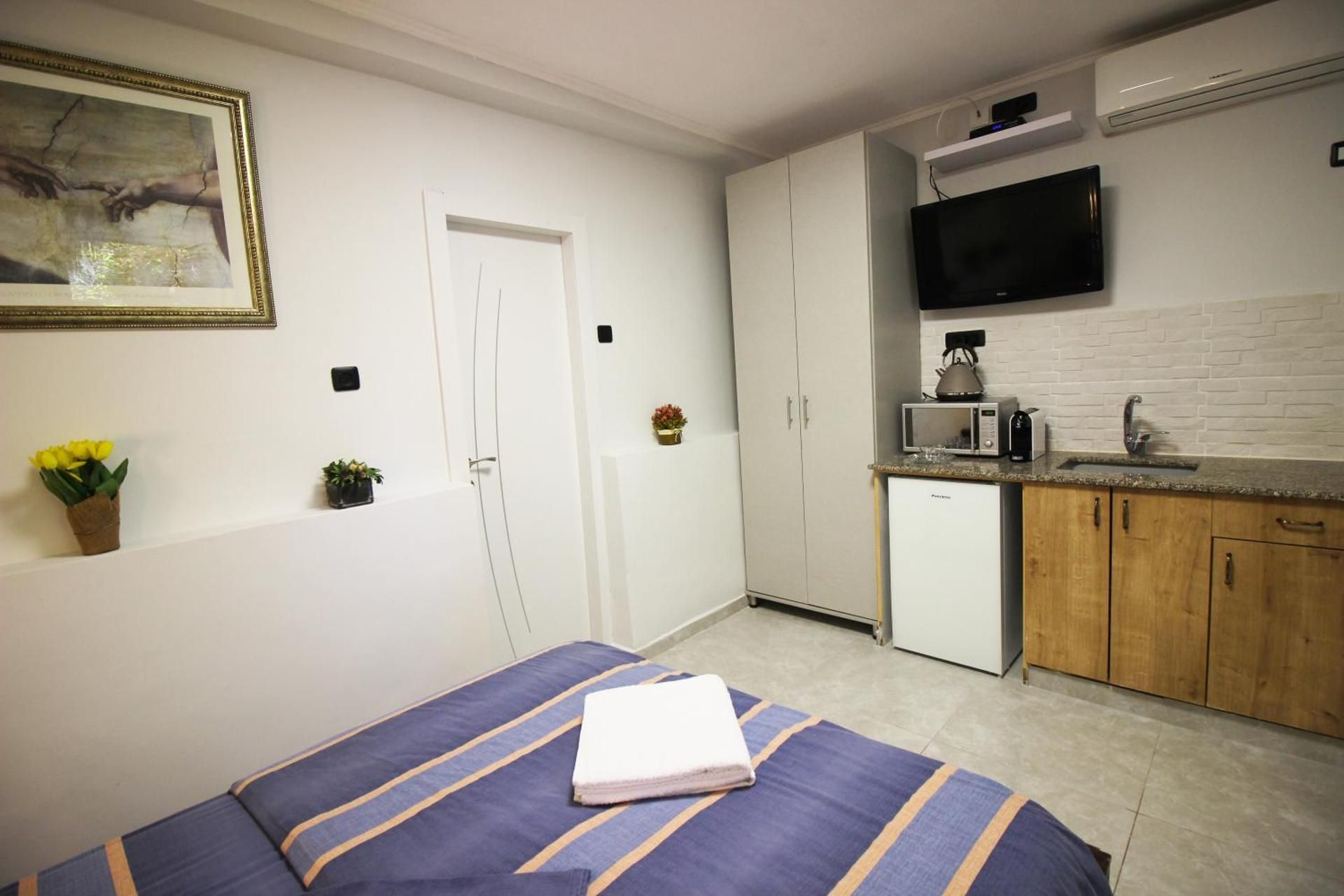 Sunset Inn Superior Double Room 2