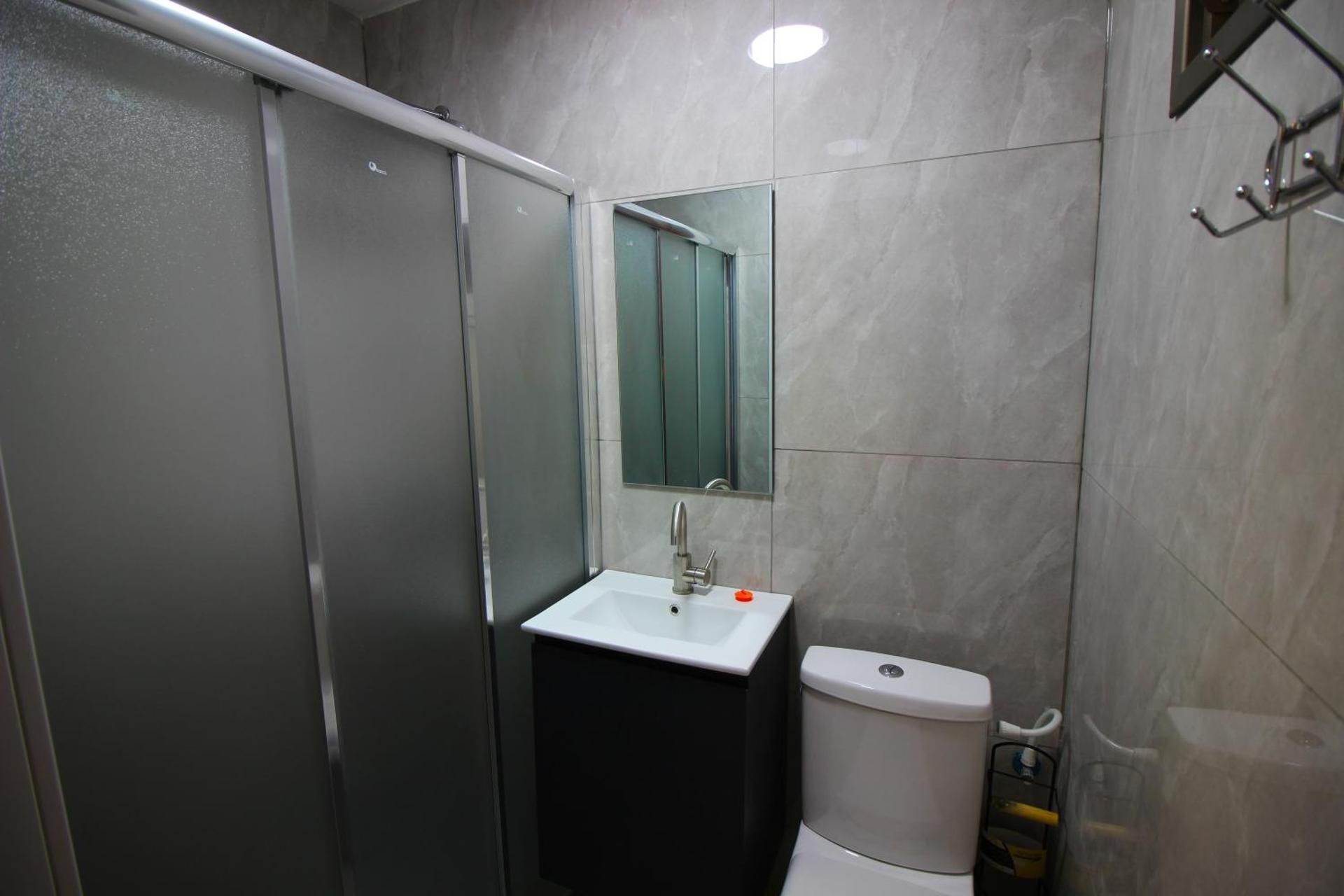 Family Room (5 Adults)