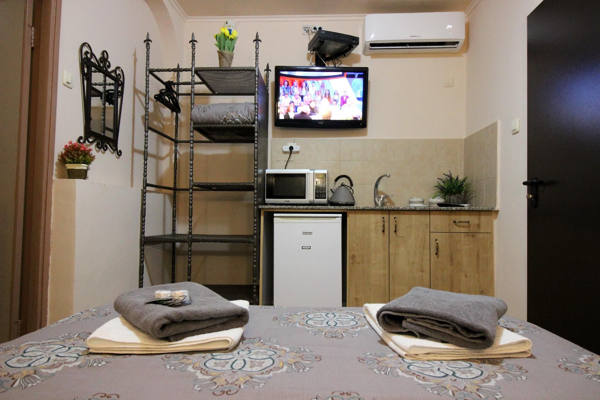 Sunset Inn Double Room 3