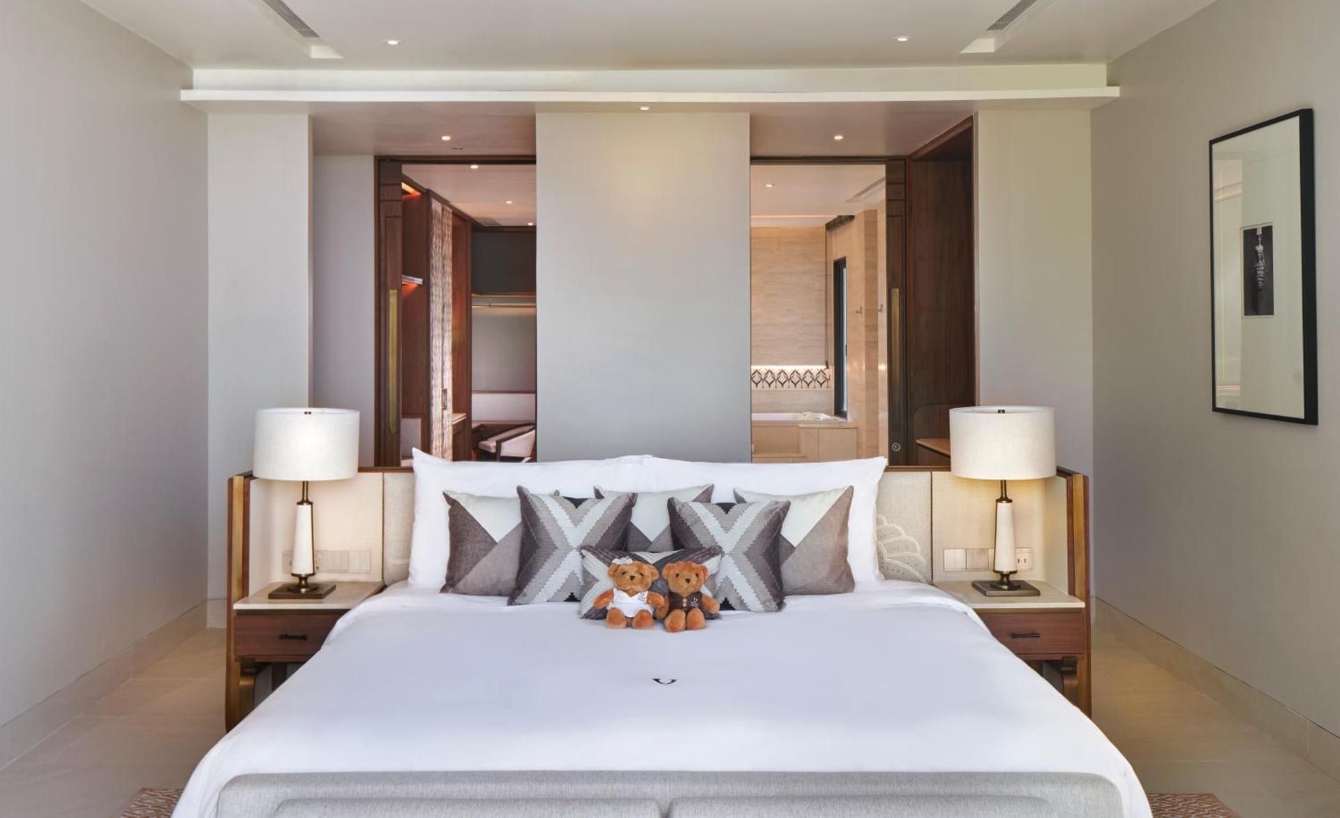 Four-Bedroom King Suite with Ocean View and Infinity Pool - Hilltop Cliff