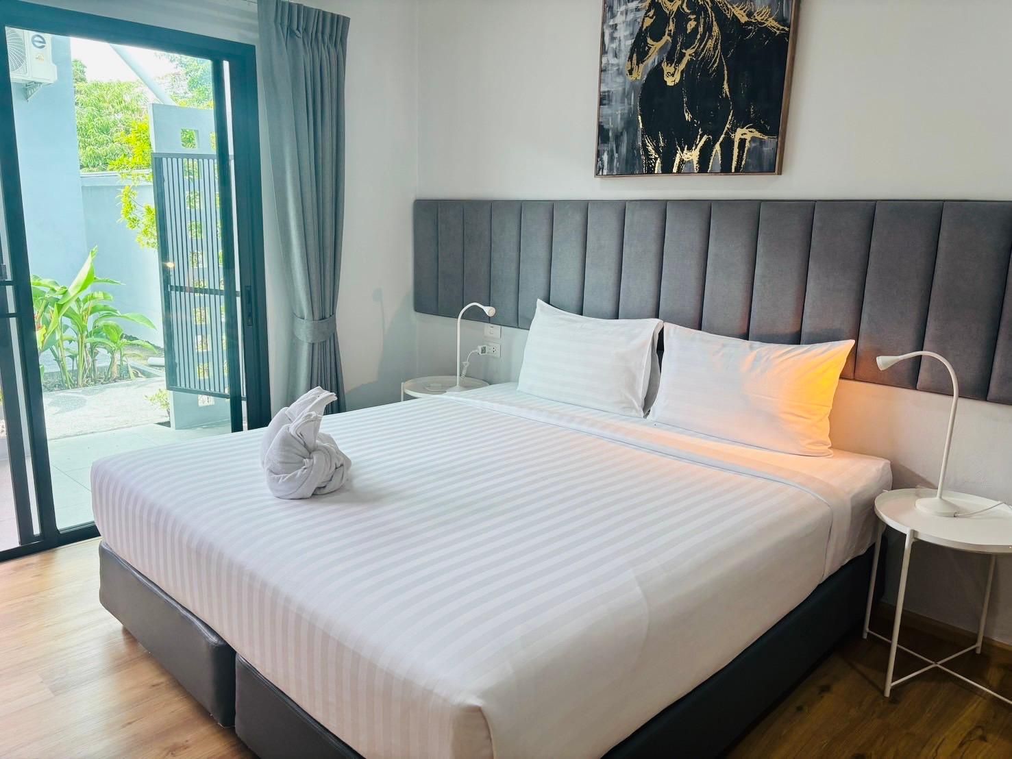 Xen Pool Access One Bedroom Apartment