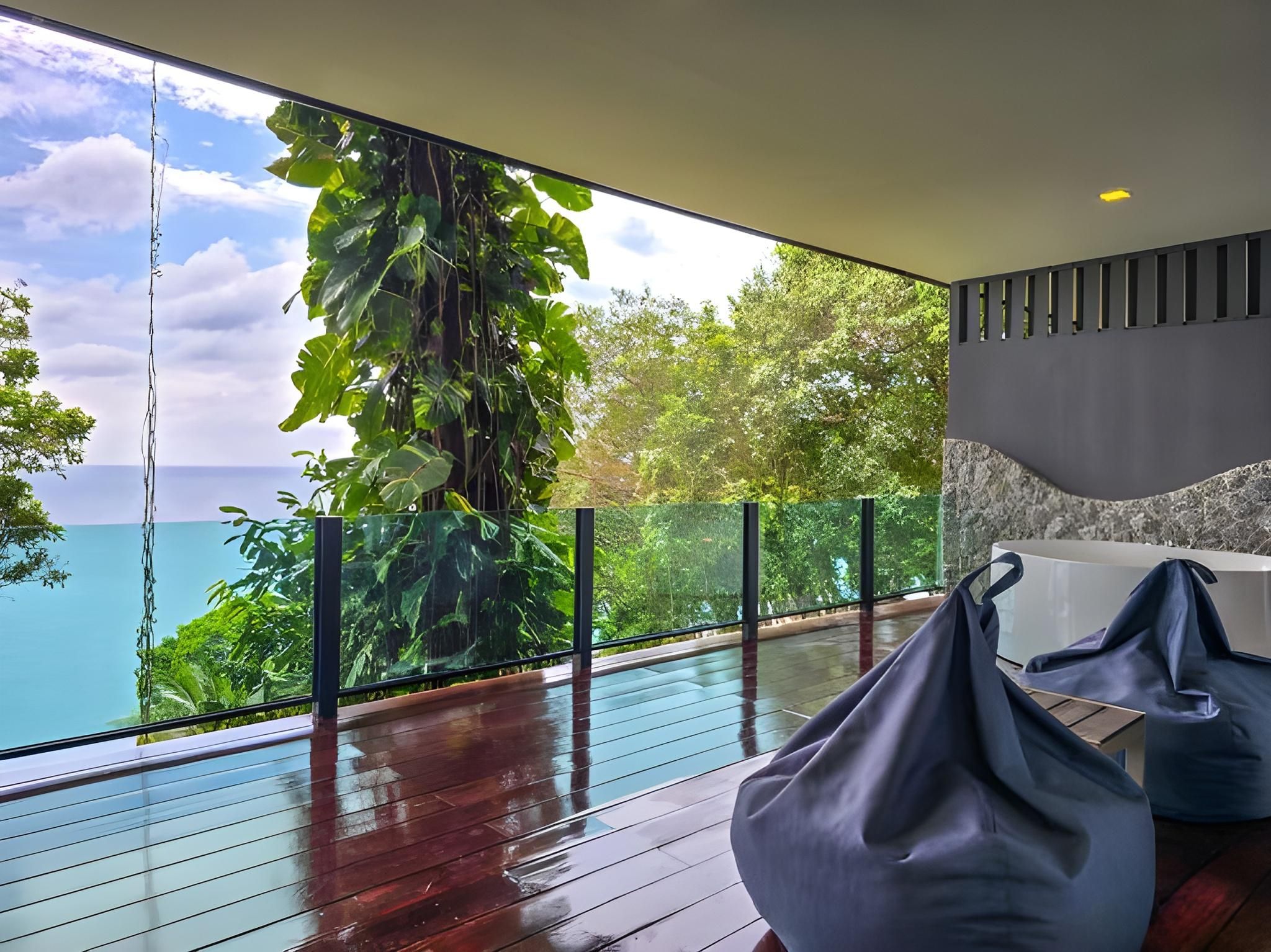 One Bedroom Jacuzzi Ocean Terrace