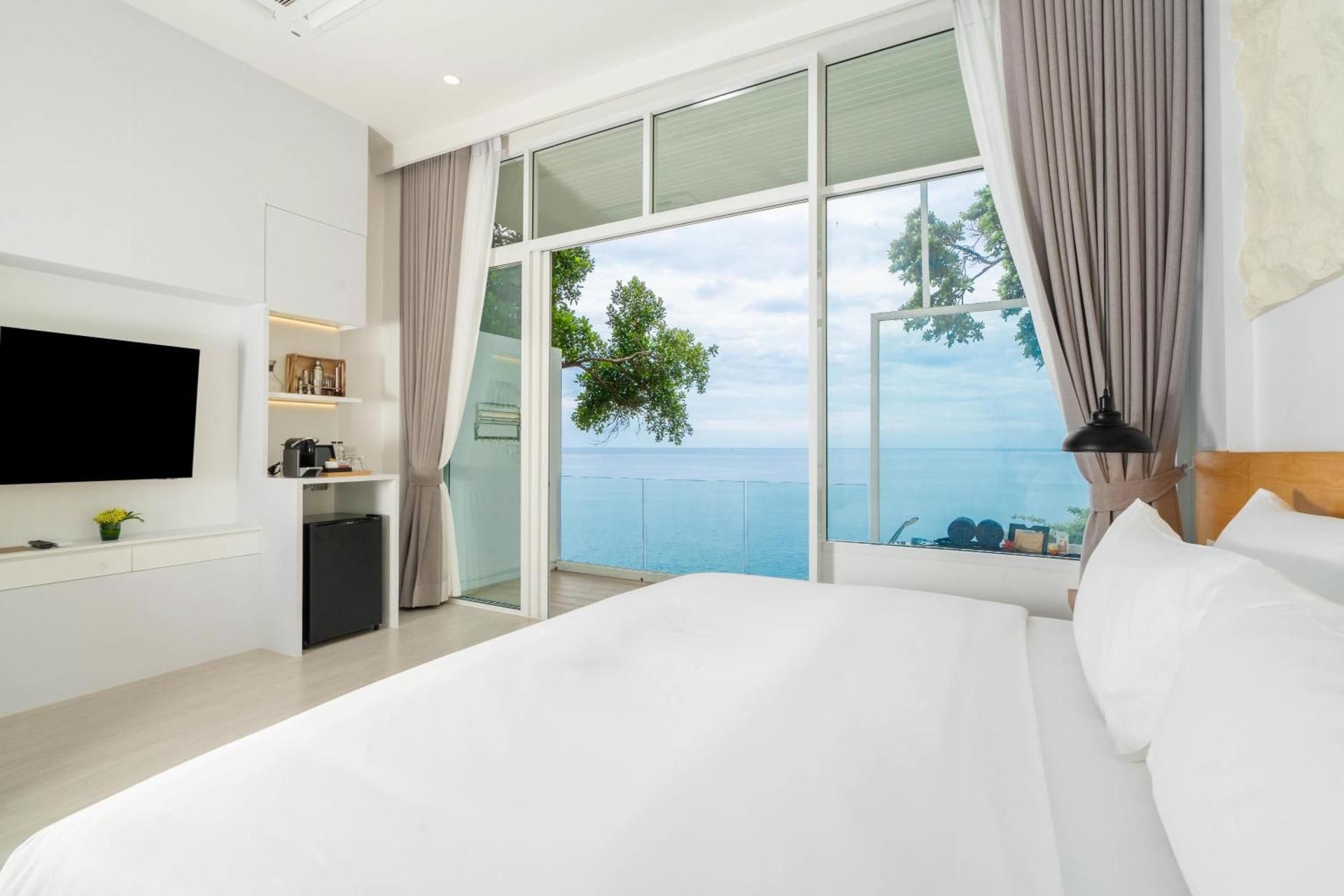 Deluxe Jacuzzi Ocean Front