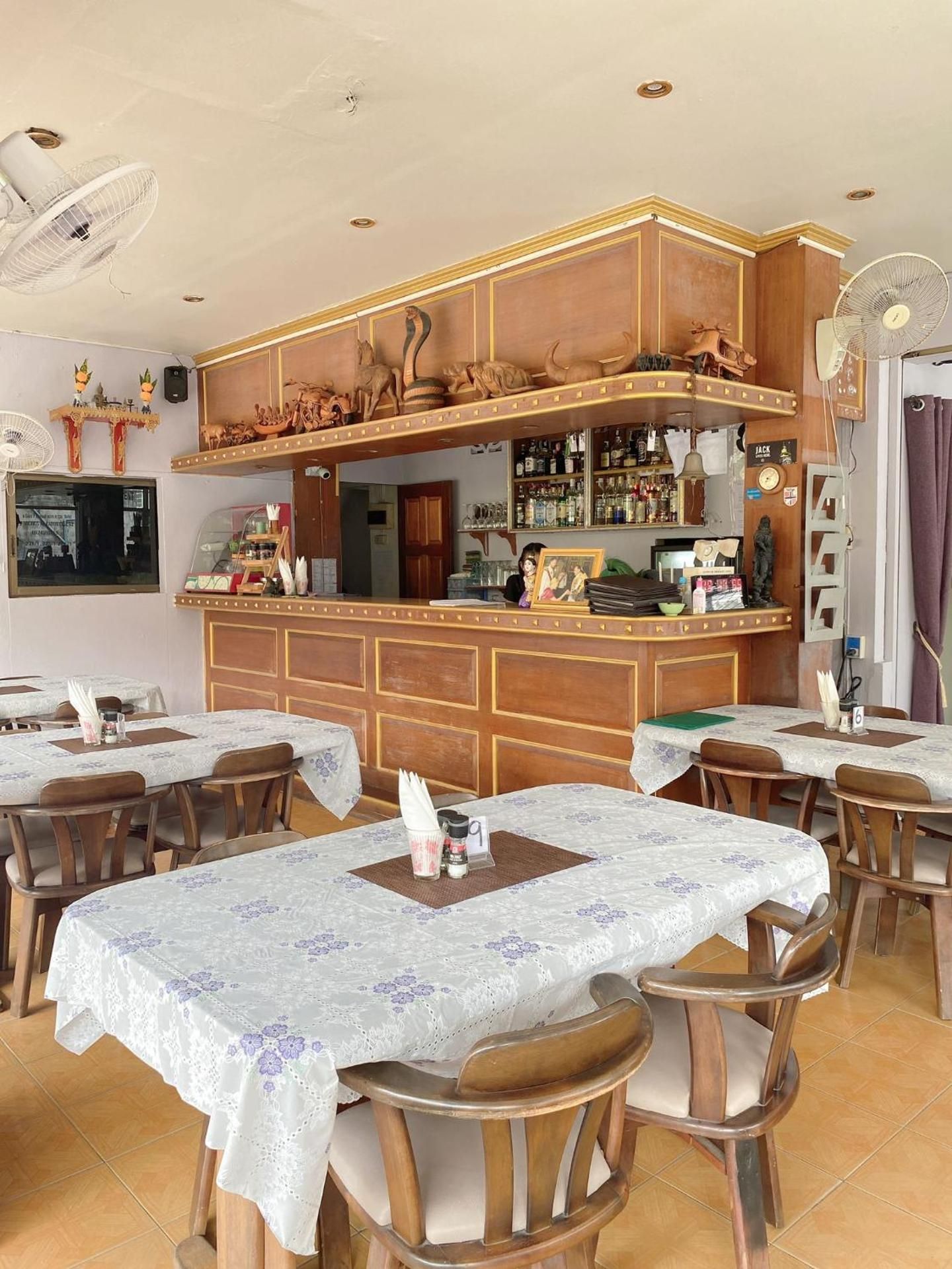 2 Vikings Restaurant & Guesthouse