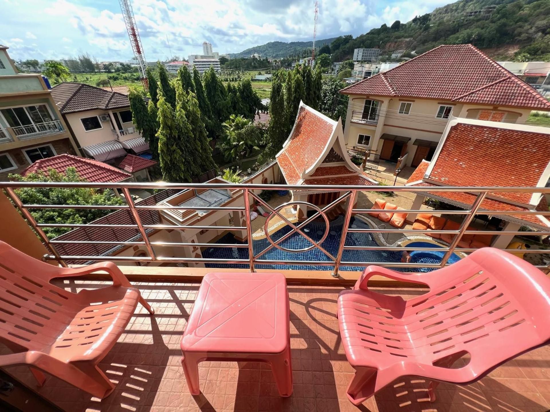 My Friend's House Karon Twin Room with Balcony 2