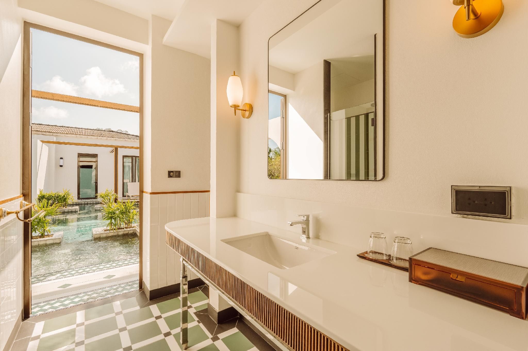 Family Lagoon Villa - Free Drop-off Airport Transfer